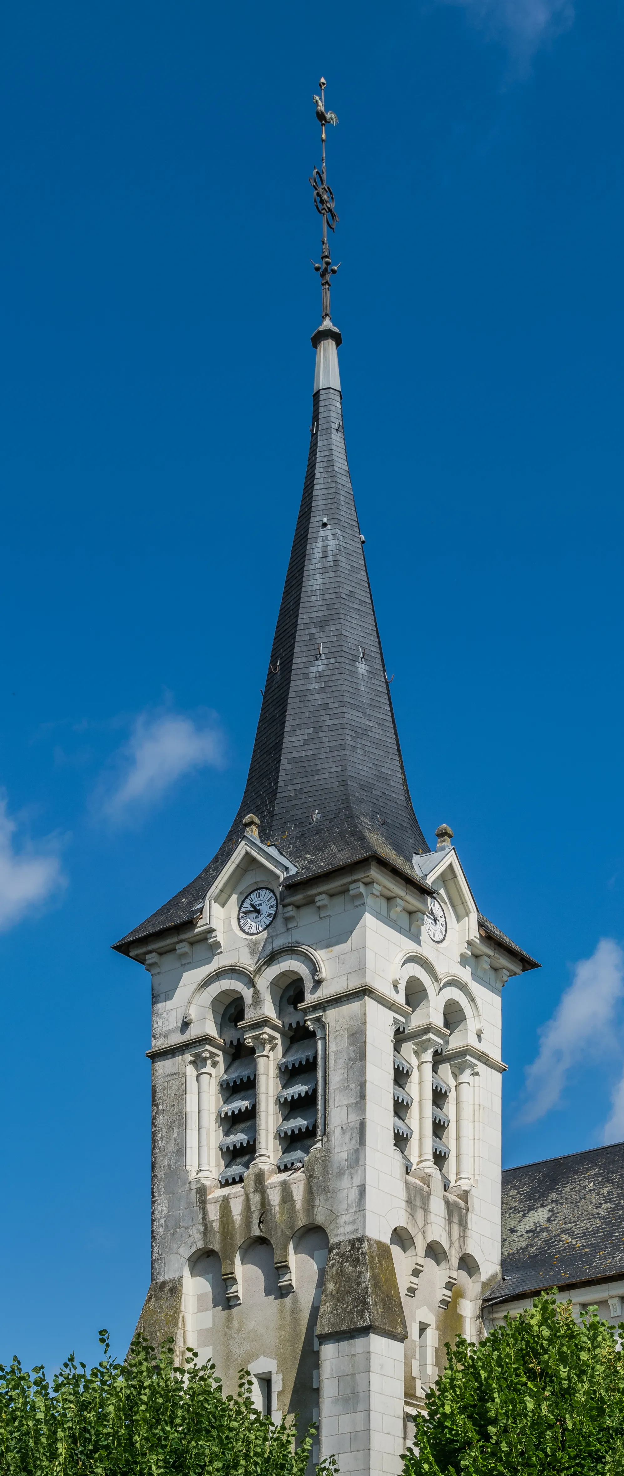 Photo showing: Bell tower of the Saint Martin church of Sambin, Loir-et-Cher, France