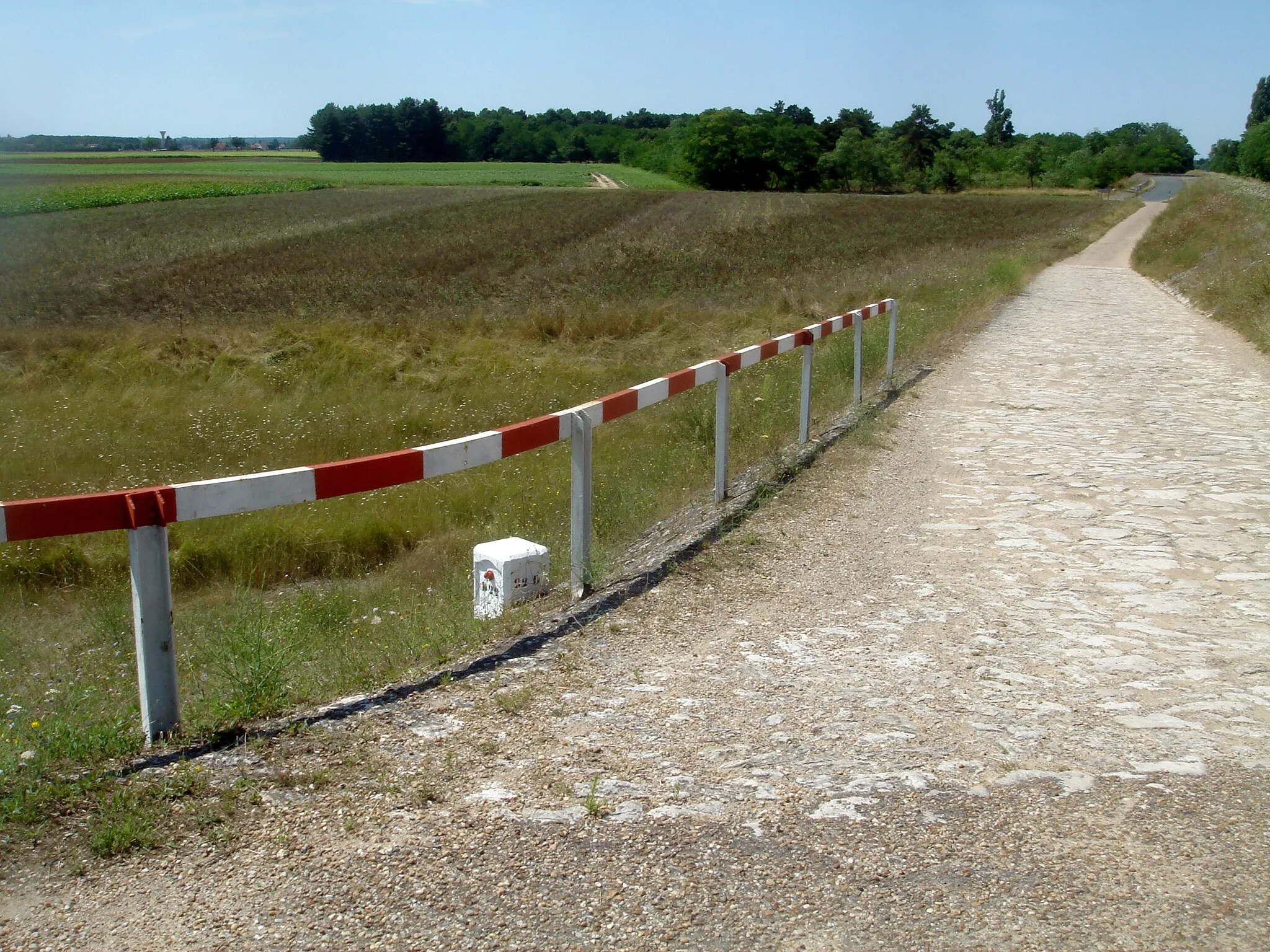 Photo showing: Déversoir de Jargeau, Loiret, France
Vallée de la Loire