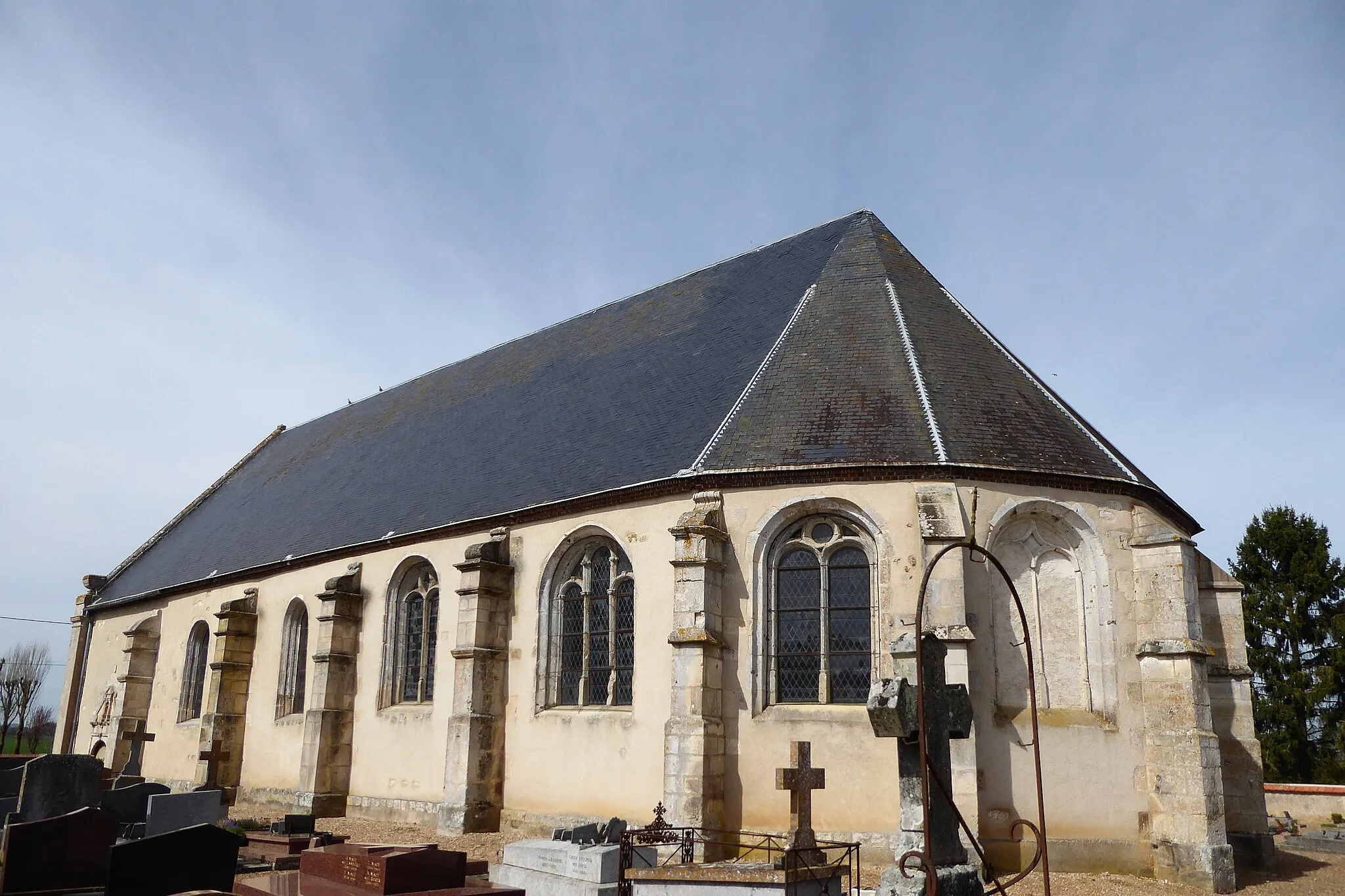Photo showing: mur sud de l'église Saint-Martin, Châtaincourt, Eure-et-Loir, France.