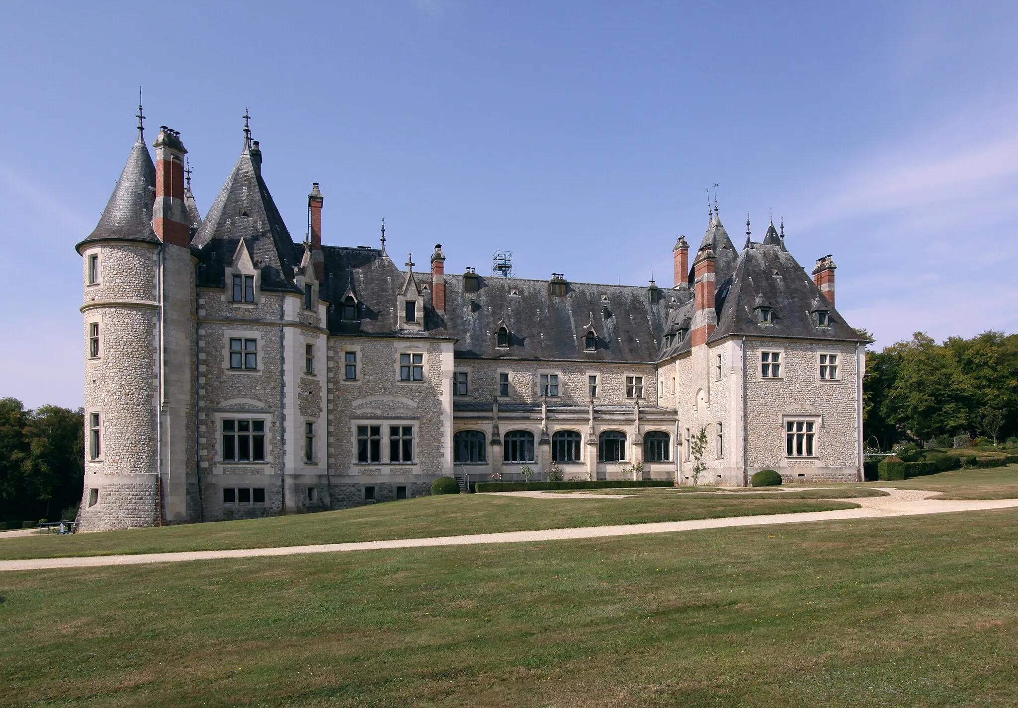 Photo showing: Schloss La Verrerie im französischen Département Cher - Parkseite