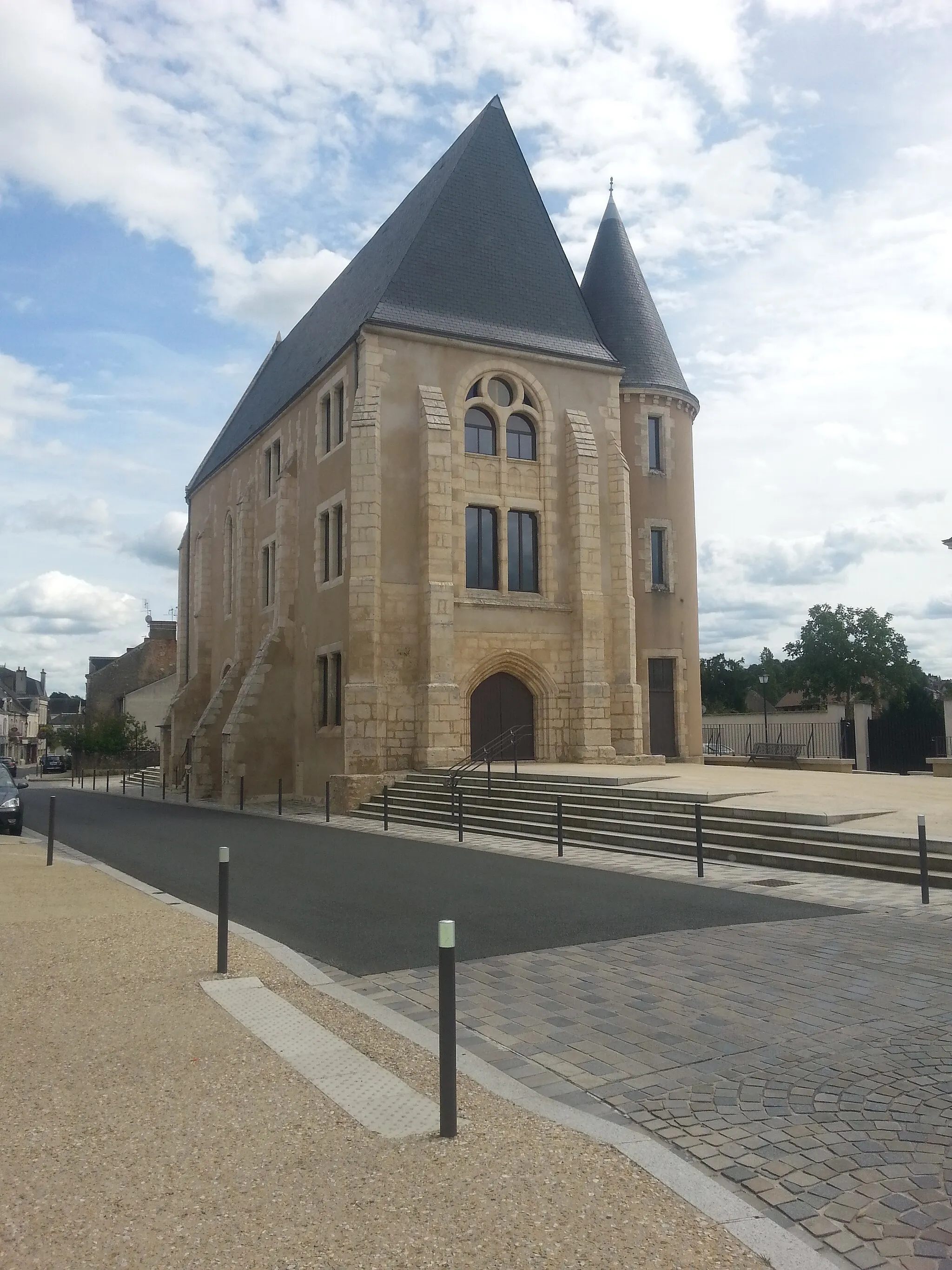 Photo showing: Argenton-sur-Creuse (36) : L'église Saint-Étienne ».
