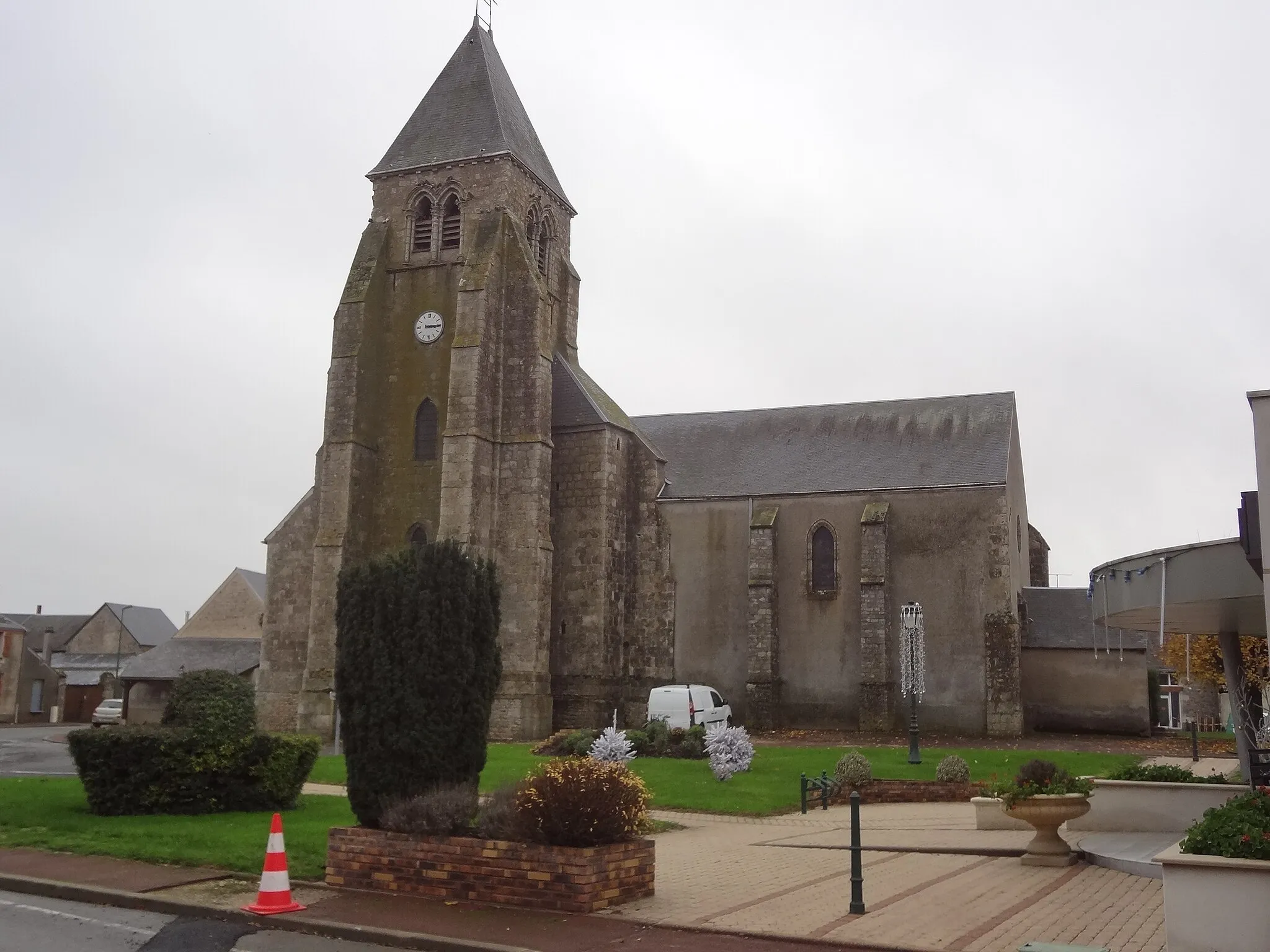 Photo showing: Saint-Liphard church, Oinville-Saint-Liphard, Eure-et-Loir, France