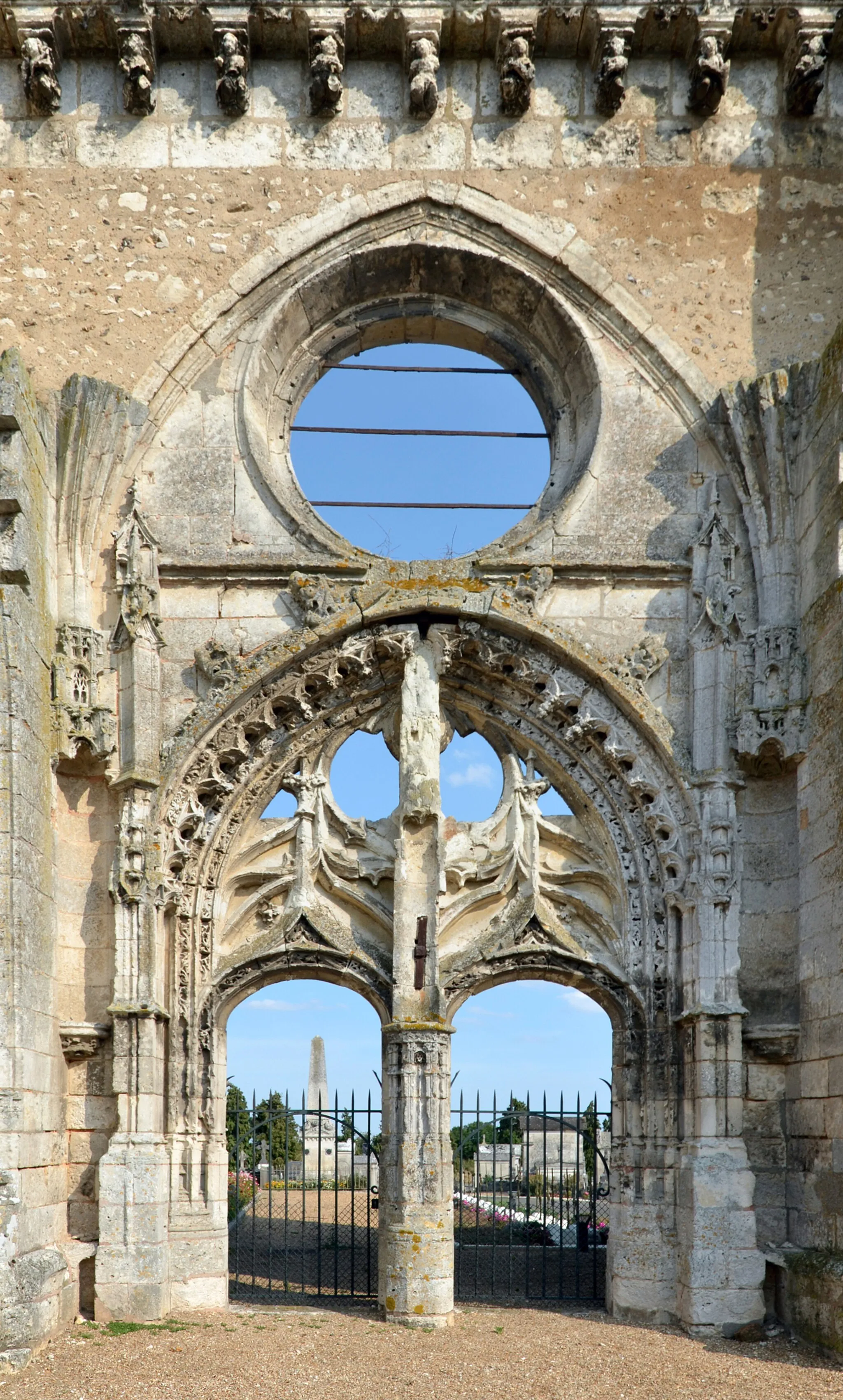 Photo showing: This building is indexed in the base Mérimée, a database of architectural heritage maintained by the French Ministry of Culture, under the reference PA00097020 .