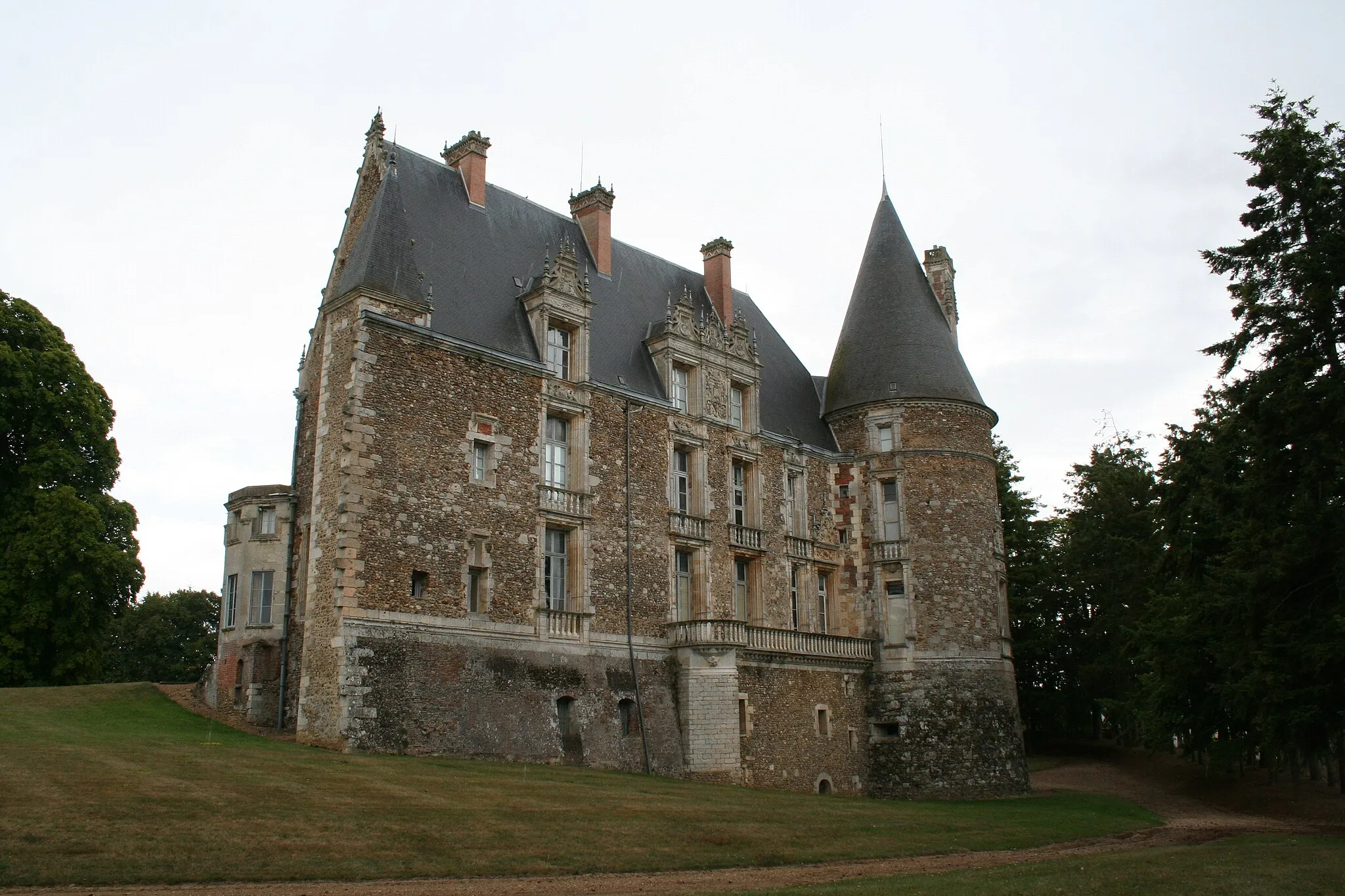 Photo showing: This building is inscrit au titre des monuments historiques de la France. It is indexed in the base Mérimée, a database of architectural heritage maintained by the French Ministry of Culture, under the reference PA00097086 .