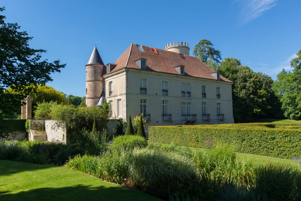 Photo showing: Le château de Pesselières