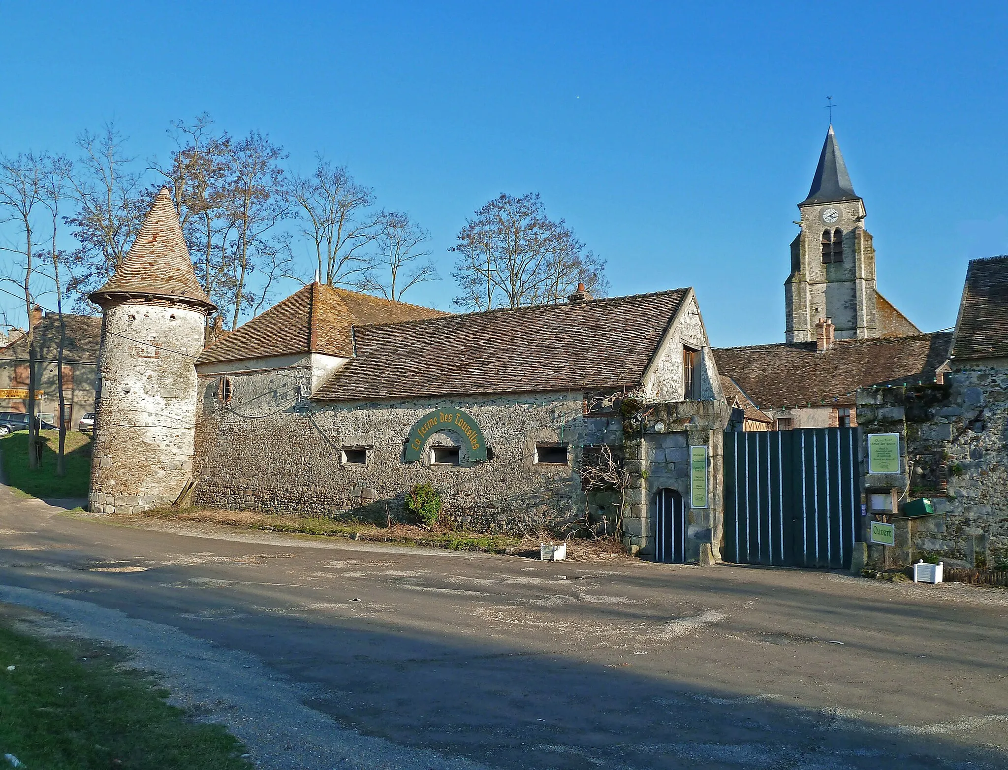 Photo showing: This building is inscrit au titre des monuments historiques de la France. It is indexed in the base Mérimée, a database of architectural heritage maintained by the French Ministry of Culture, under the reference PA00088000 .