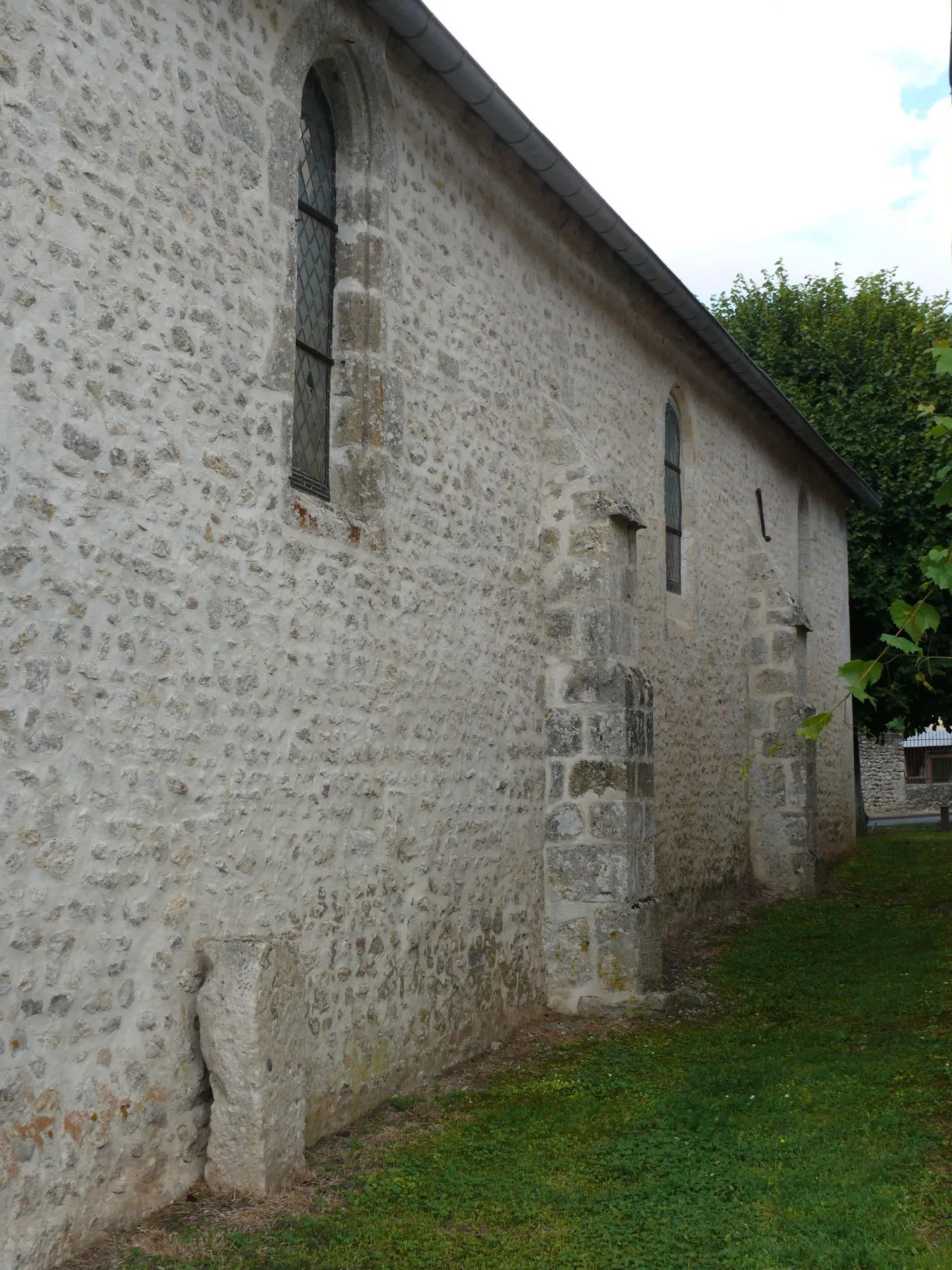 Photo showing: Saint-Julien-le-Pauvre's church of Abbéville-la-Rivière (Essonne, Île-de-France, France).