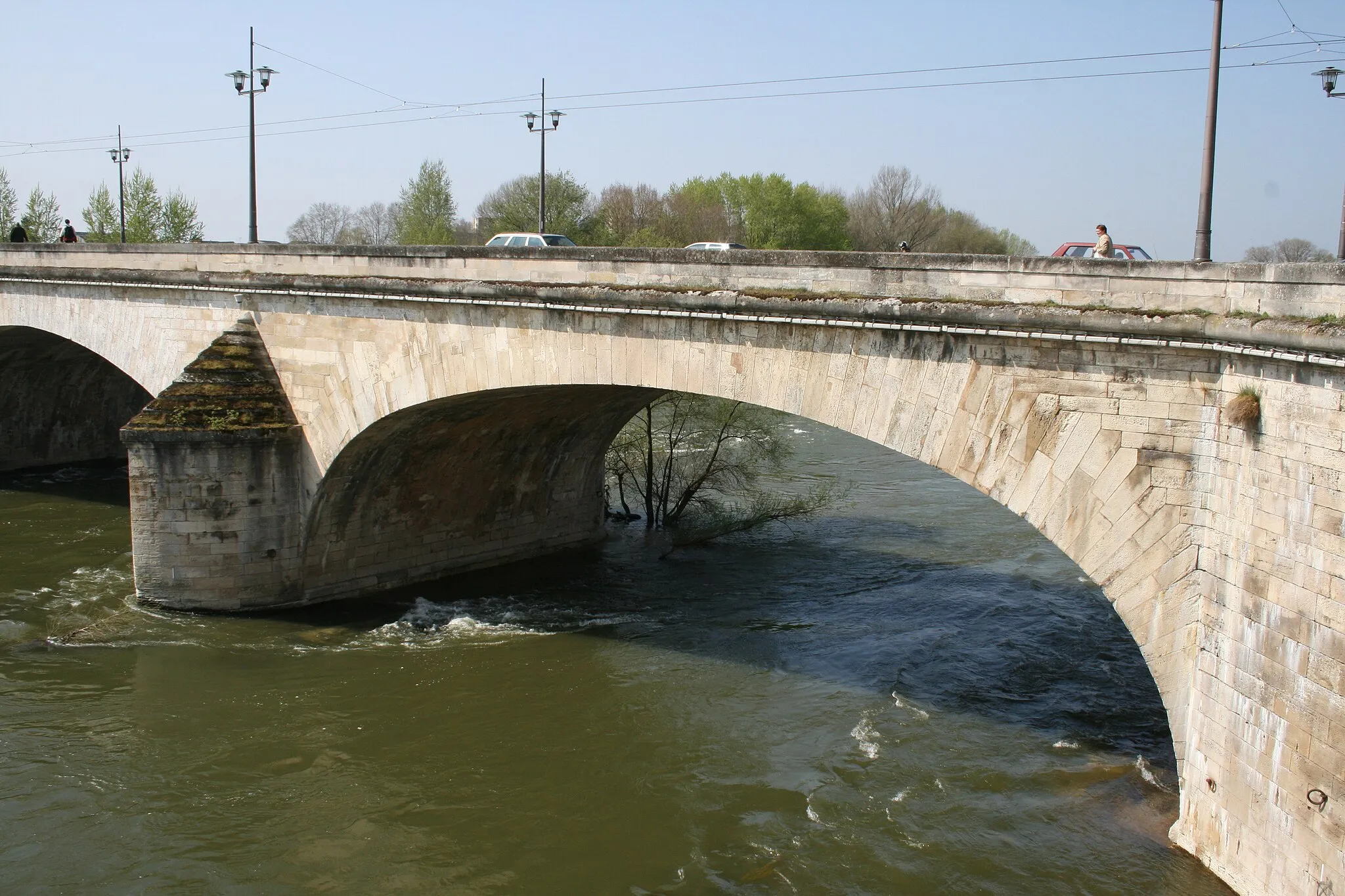 Photo showing: Arche 1 rive droite, côté nord, Pont George V, Orléans, Loiret, France