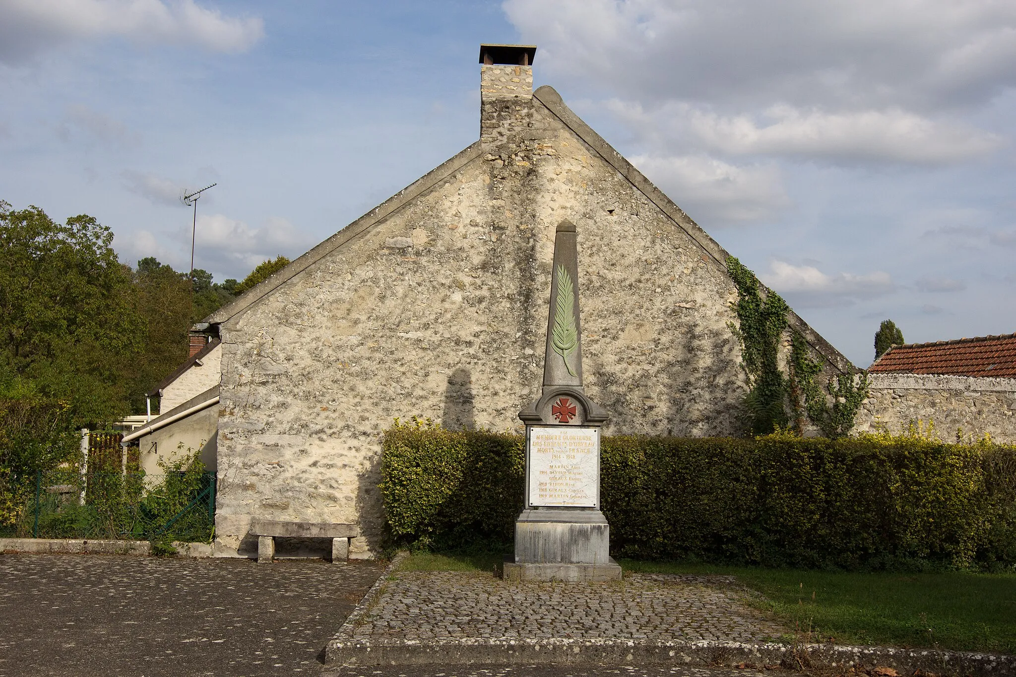 Photo showing: Monument aux morts d'Orveau  / Orveau / Essonne / France