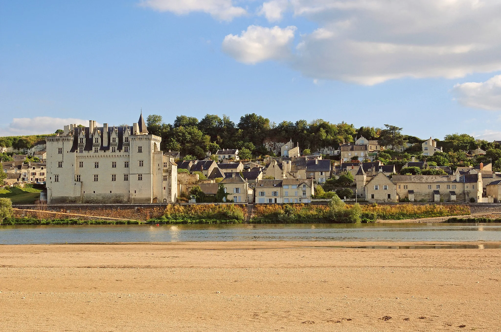 Photo showing: This place is a UNESCO World Heritage Site, listed as
The Loire Valley between Sully-sur-Loire and Chalonnes.