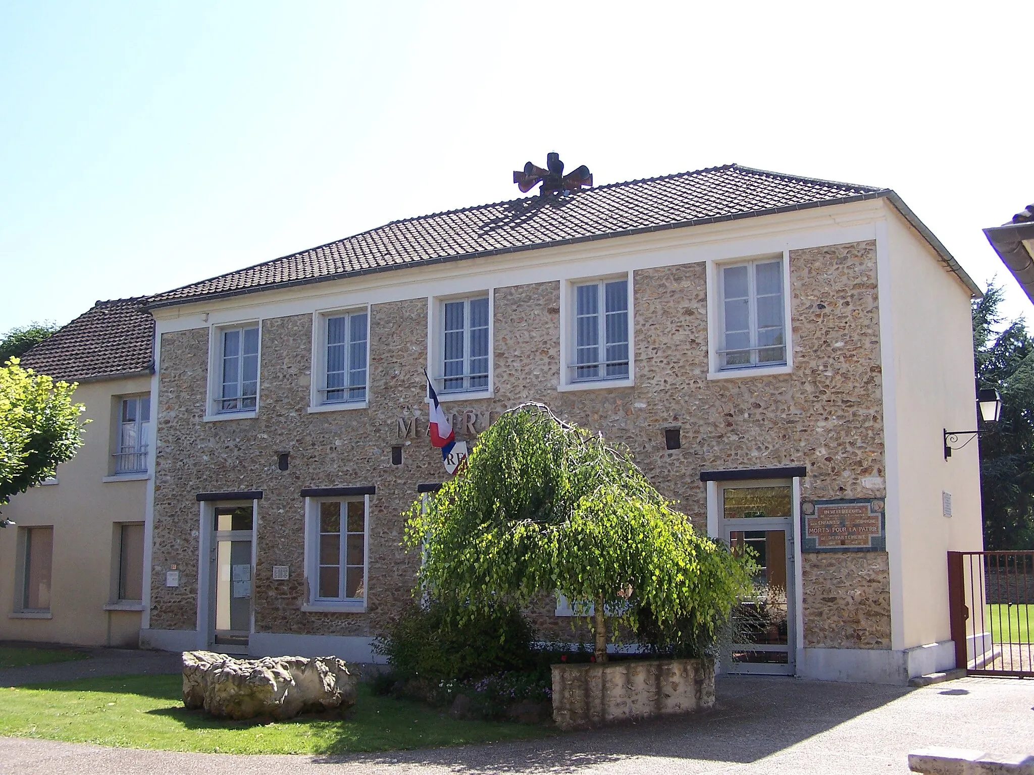 Photo showing: Town hall of Bazainville (Yvelines, France)