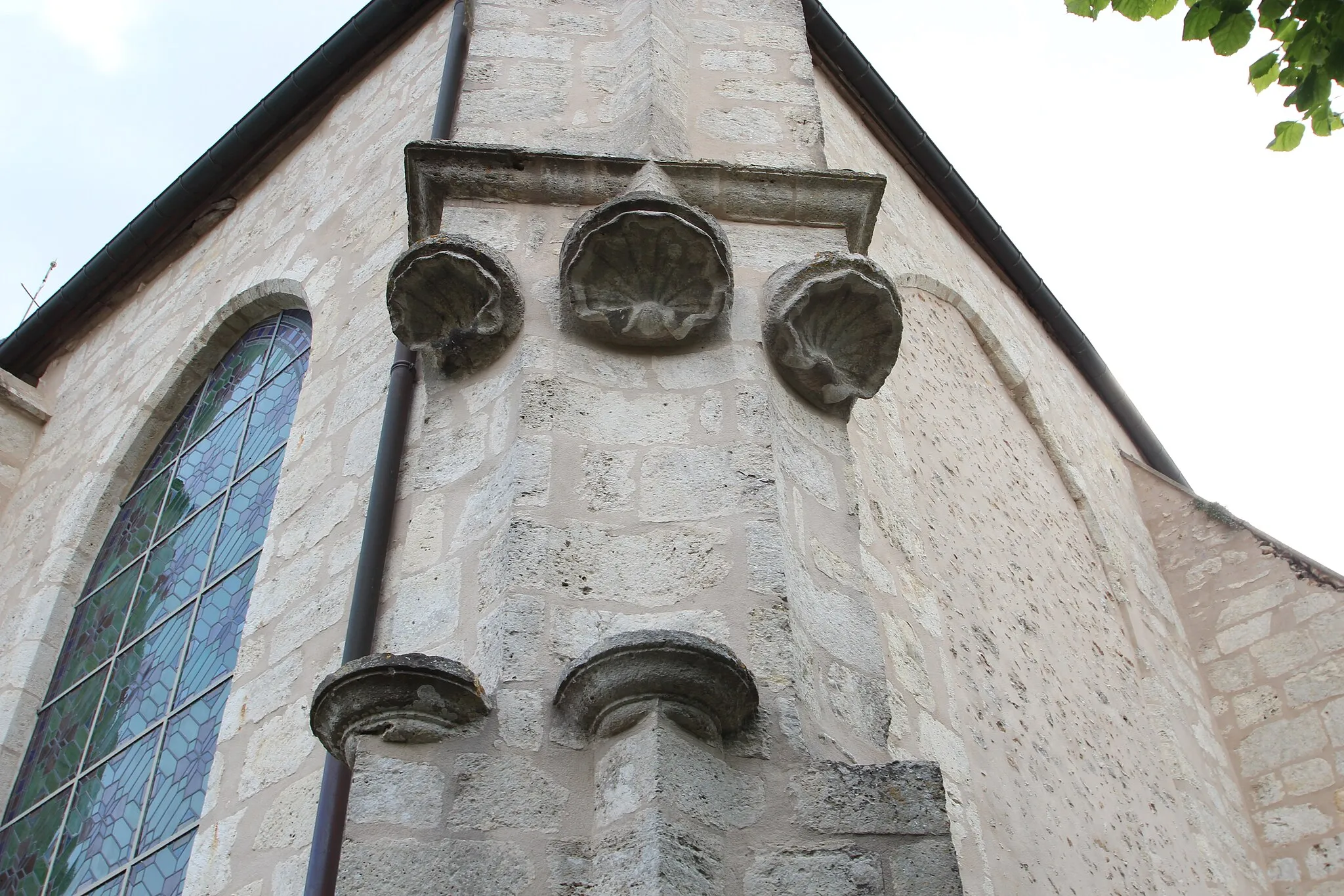 Photo showing: Saint-Denis church in Orsonville, France.