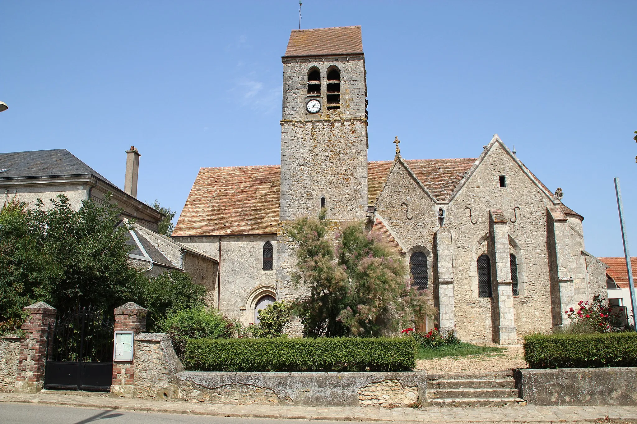 Photo showing: Assomption church in Boinville-le-Gaillard, France.