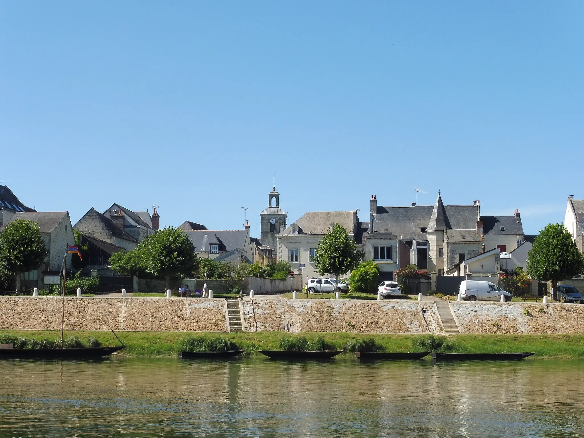 Photo showing: Le village de Chouzé-sur-Loire vue depuis la Loire.