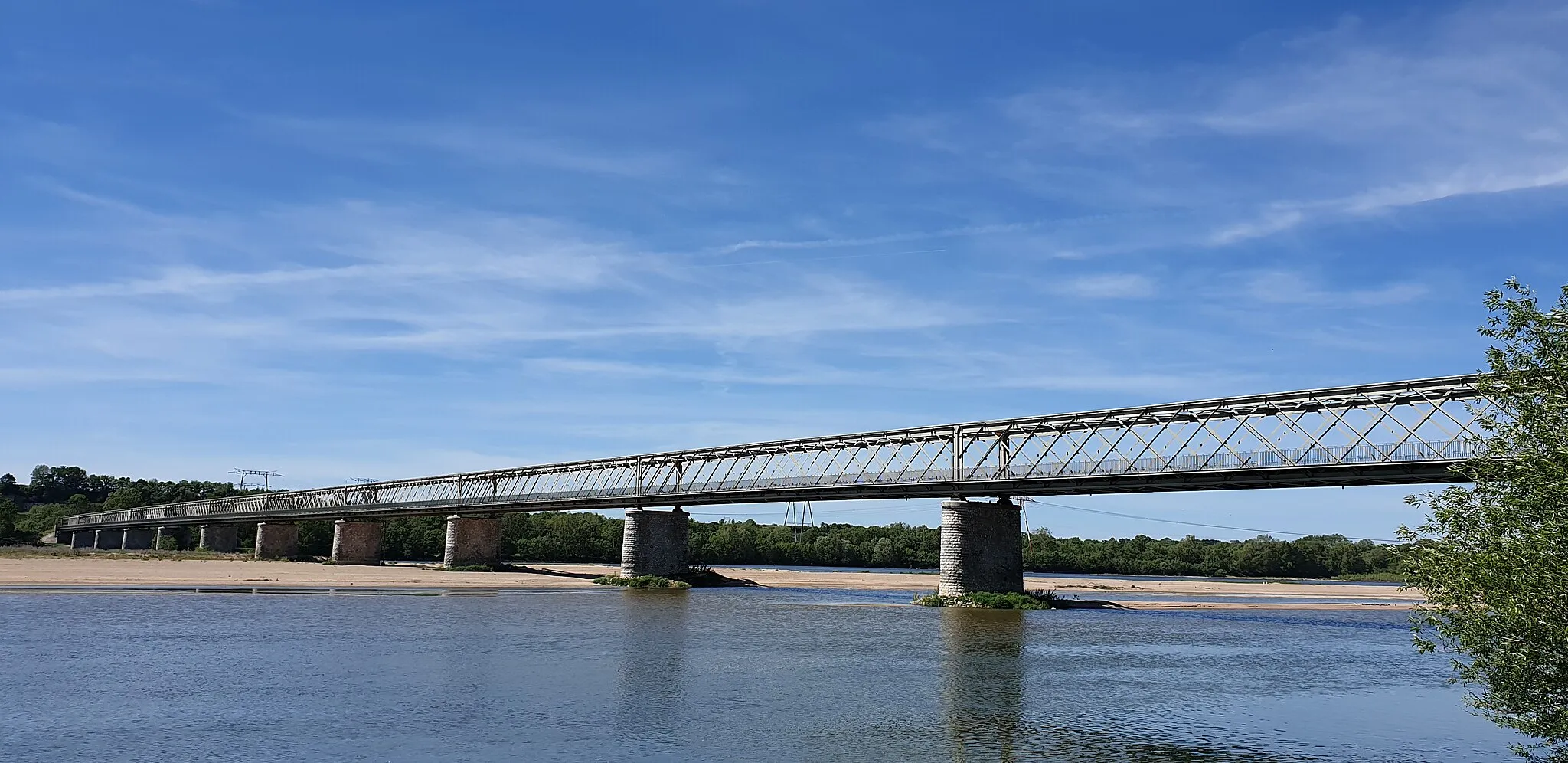 Photo showing: Pont de Varennes-Montsoreau vu de la rive droite amont