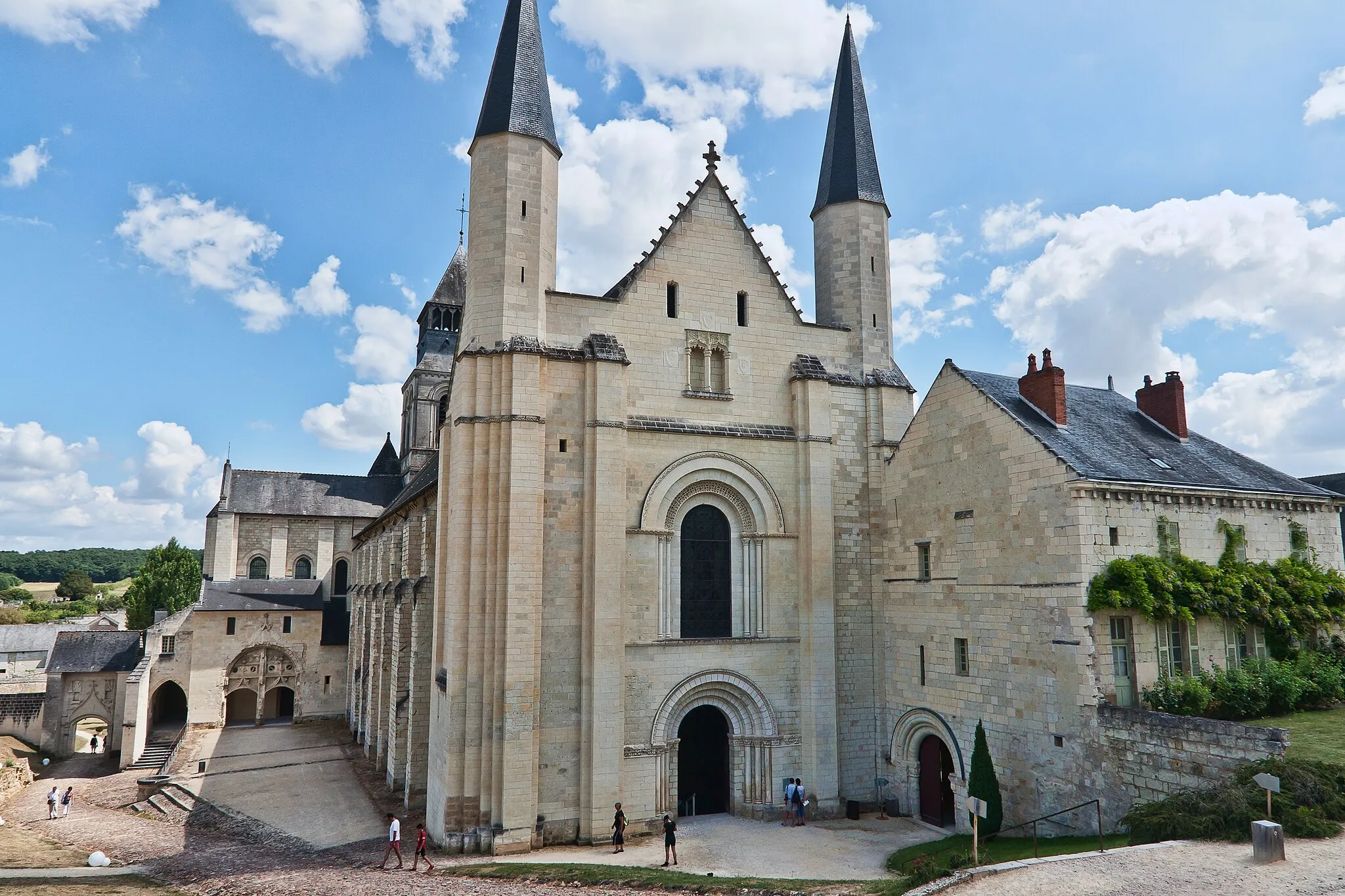 Photo showing: Abbaye Fontevraud - Eglise Abbatiale, facade ouest