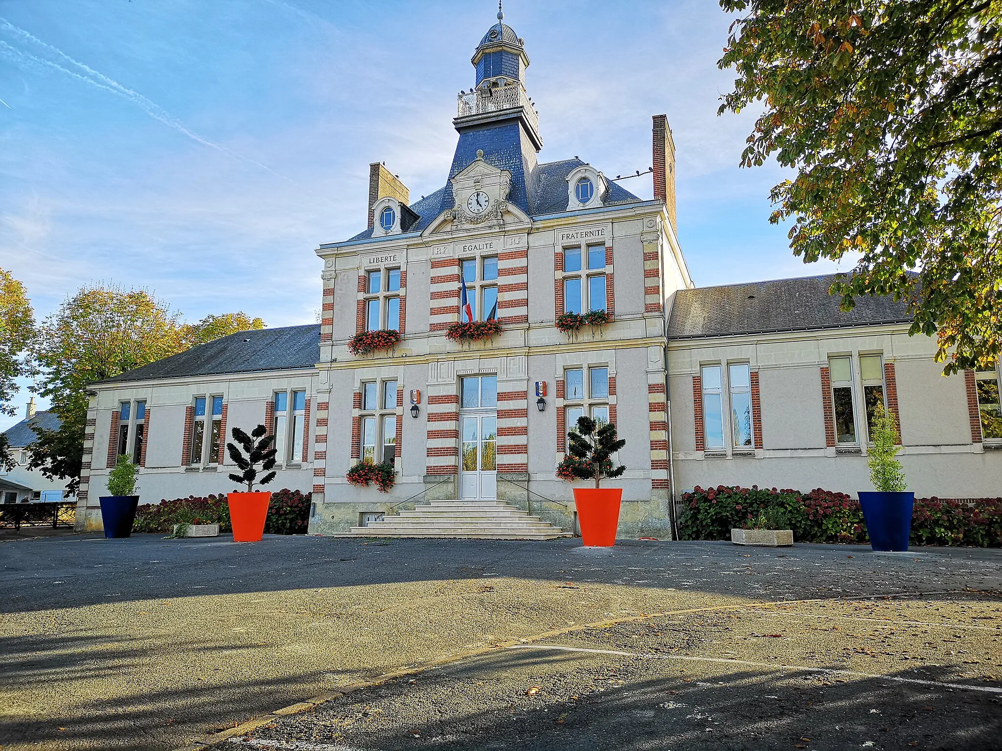 Photo showing: Photo de la mairie de Monnaie (commune d'Indre-et-Loire)