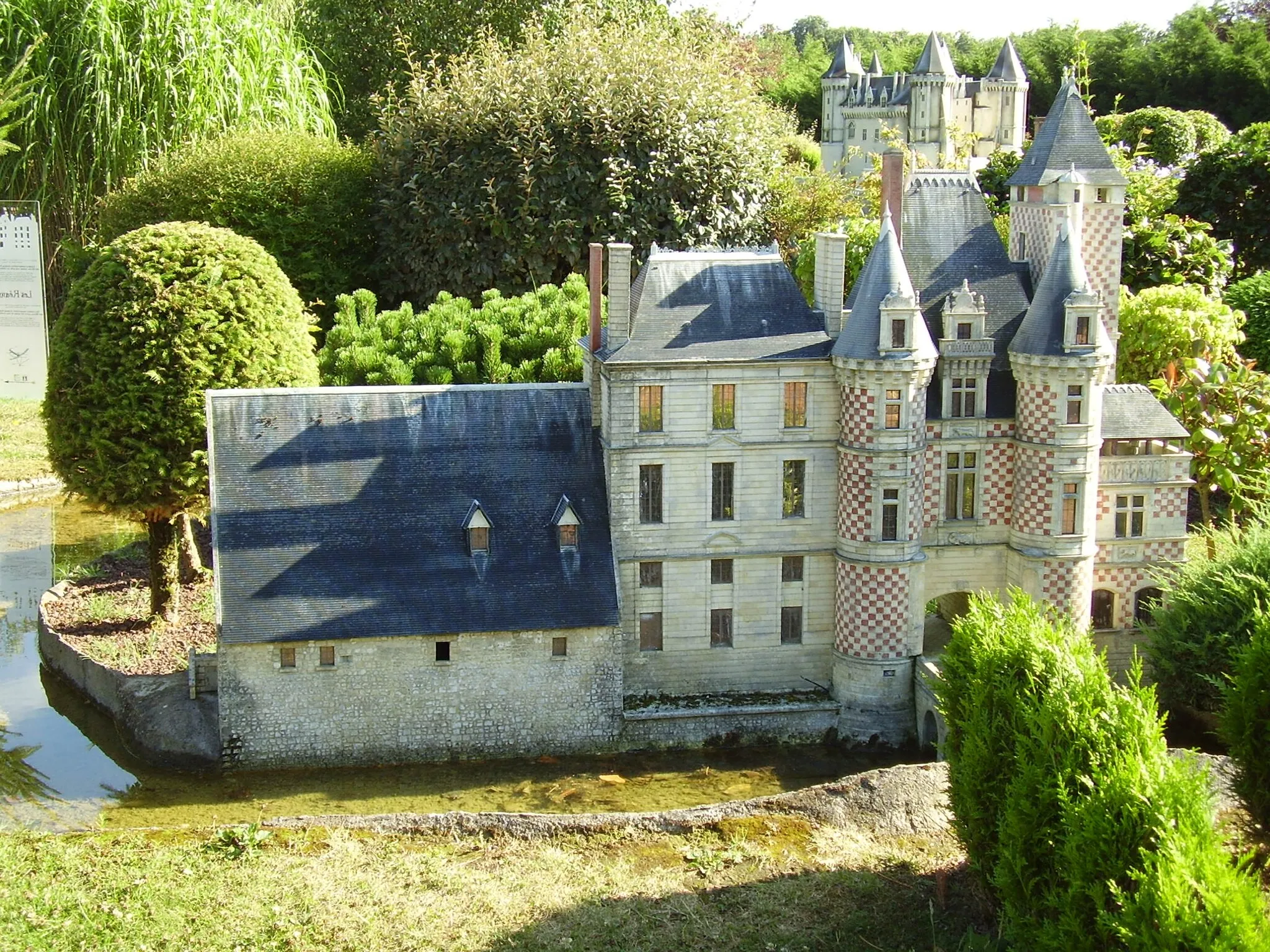 Photo showing: Models of the Castles of the Loire