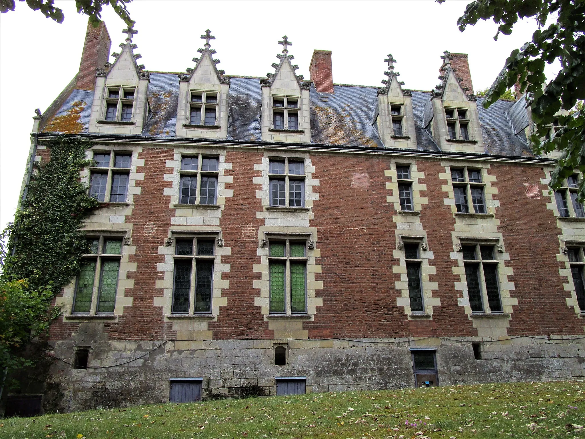 Photo showing: Le château de Plessis-lès-Tours en octobre 2017.