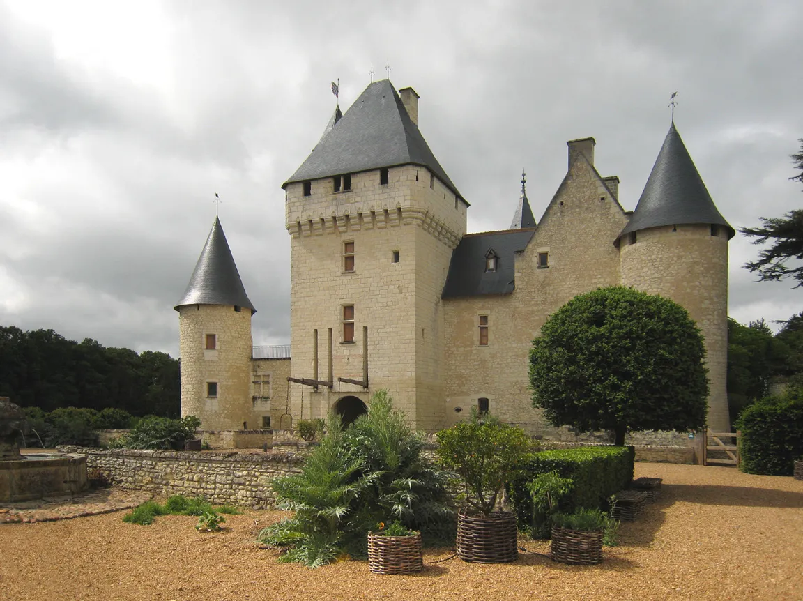 Photo showing: Former medieval Castle Le Rivau near the Loire river in France