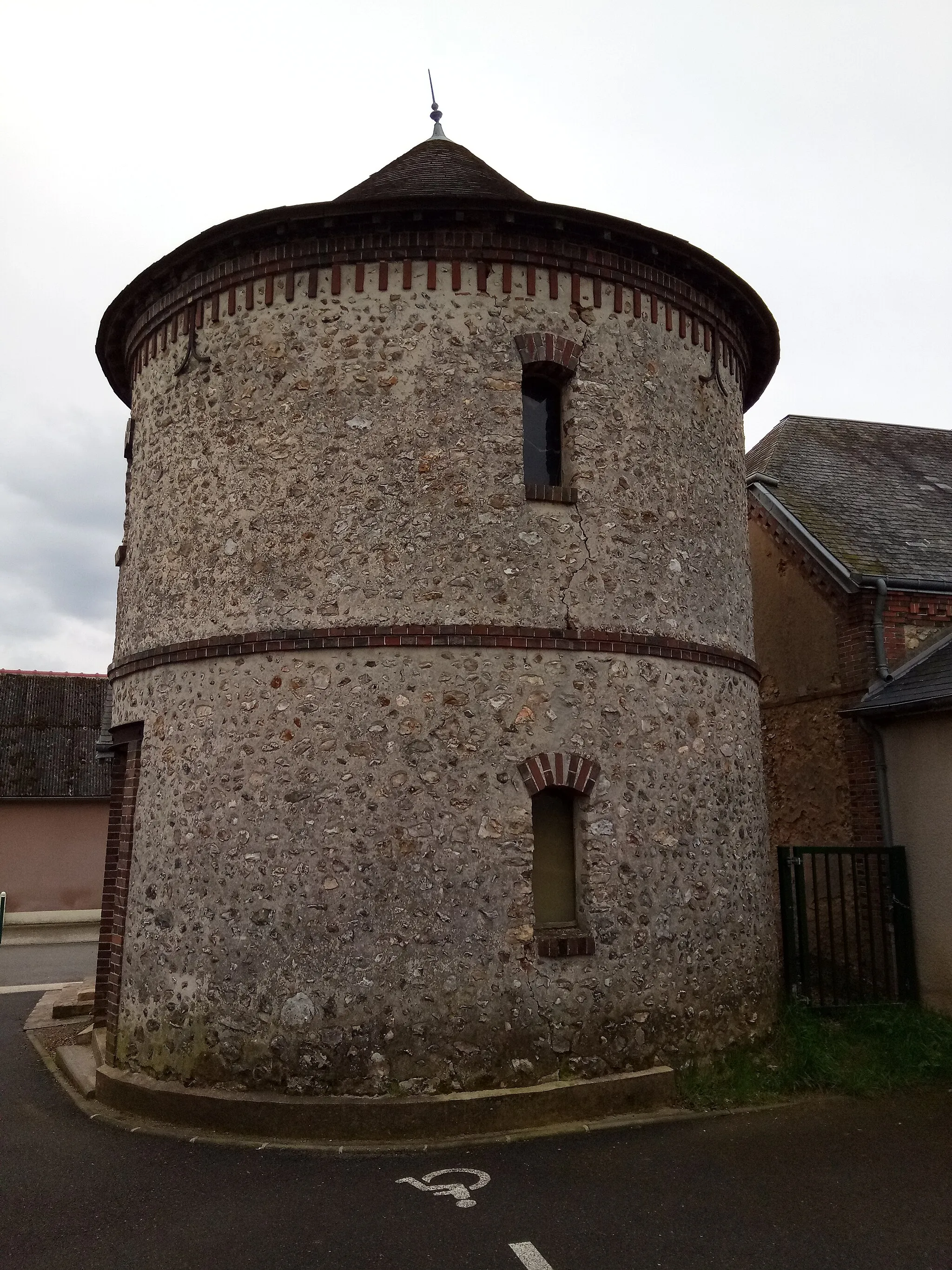 Photo showing: Colombier à Berchères-la-Maingot