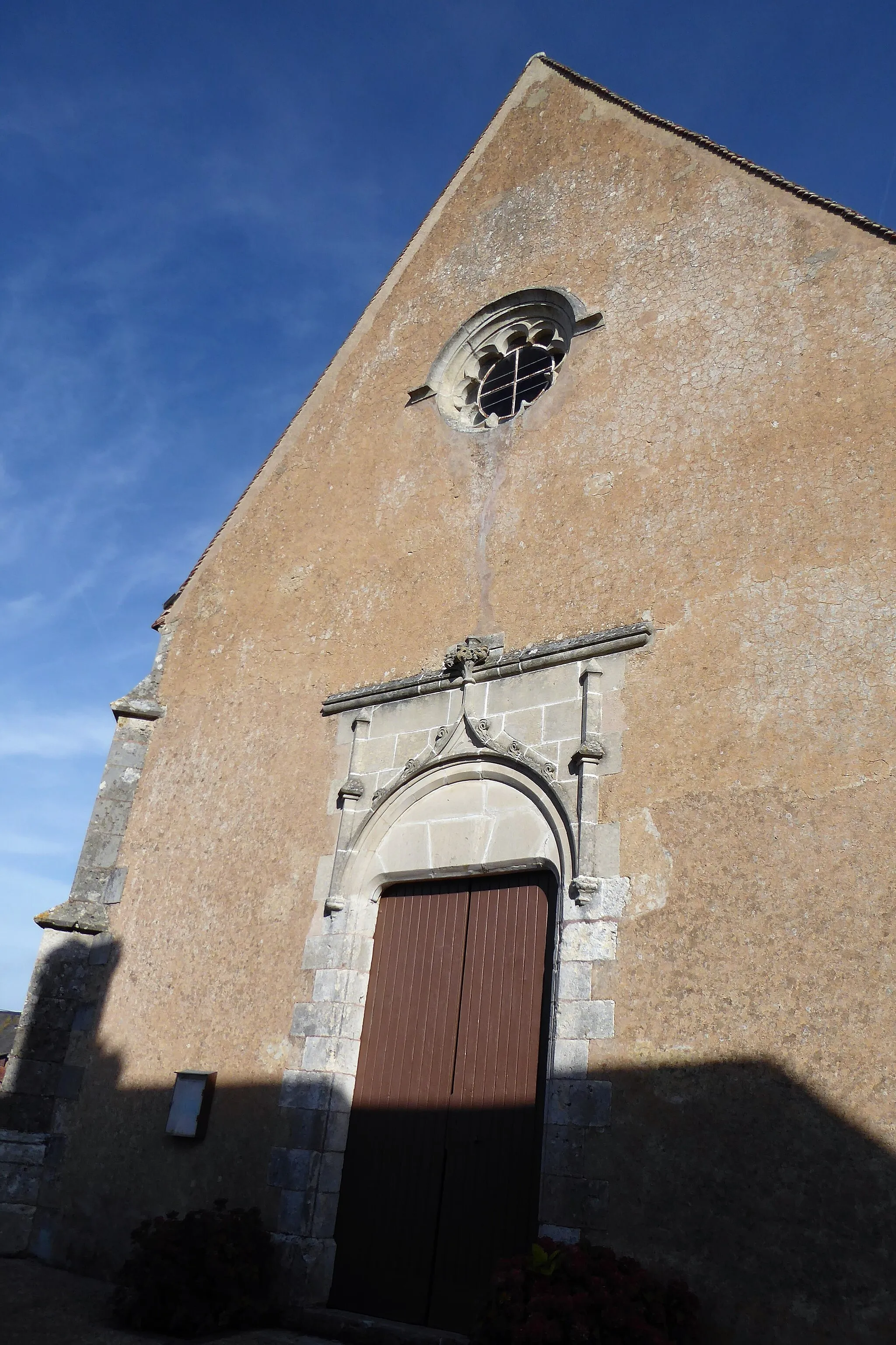 Photo showing: façade ouest de l'église Saint-Barthélémy, Ermenonville-la-Petite, Eure-et-Loir, France.