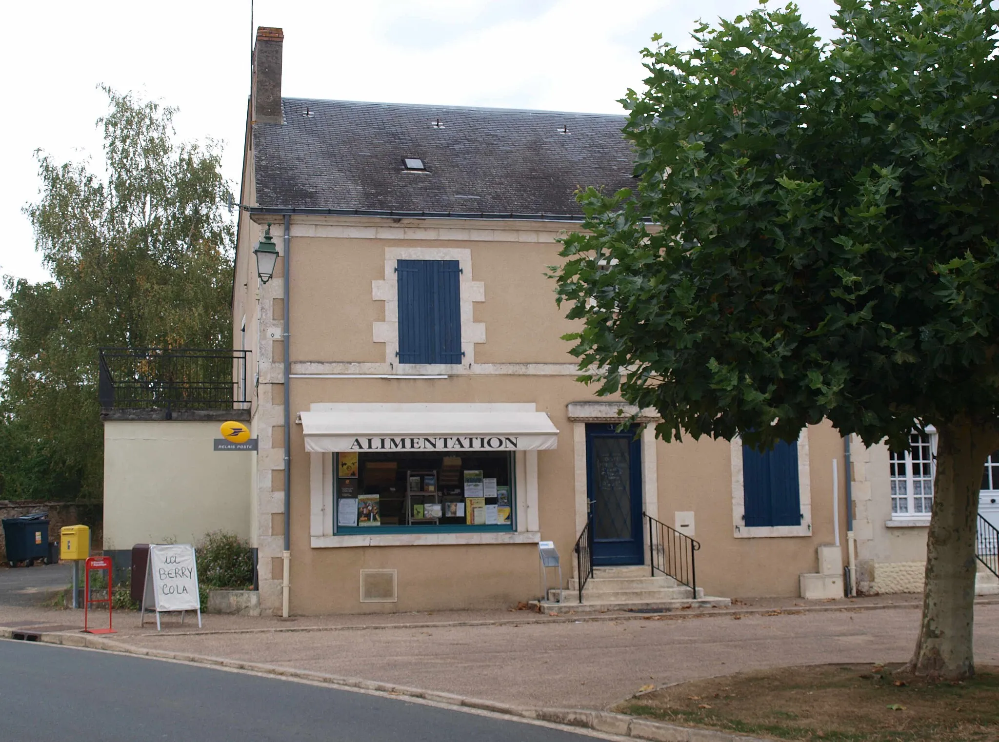 Photo showing: Arthon (Indre; France) ; magasin d'alimentation & bureau postal