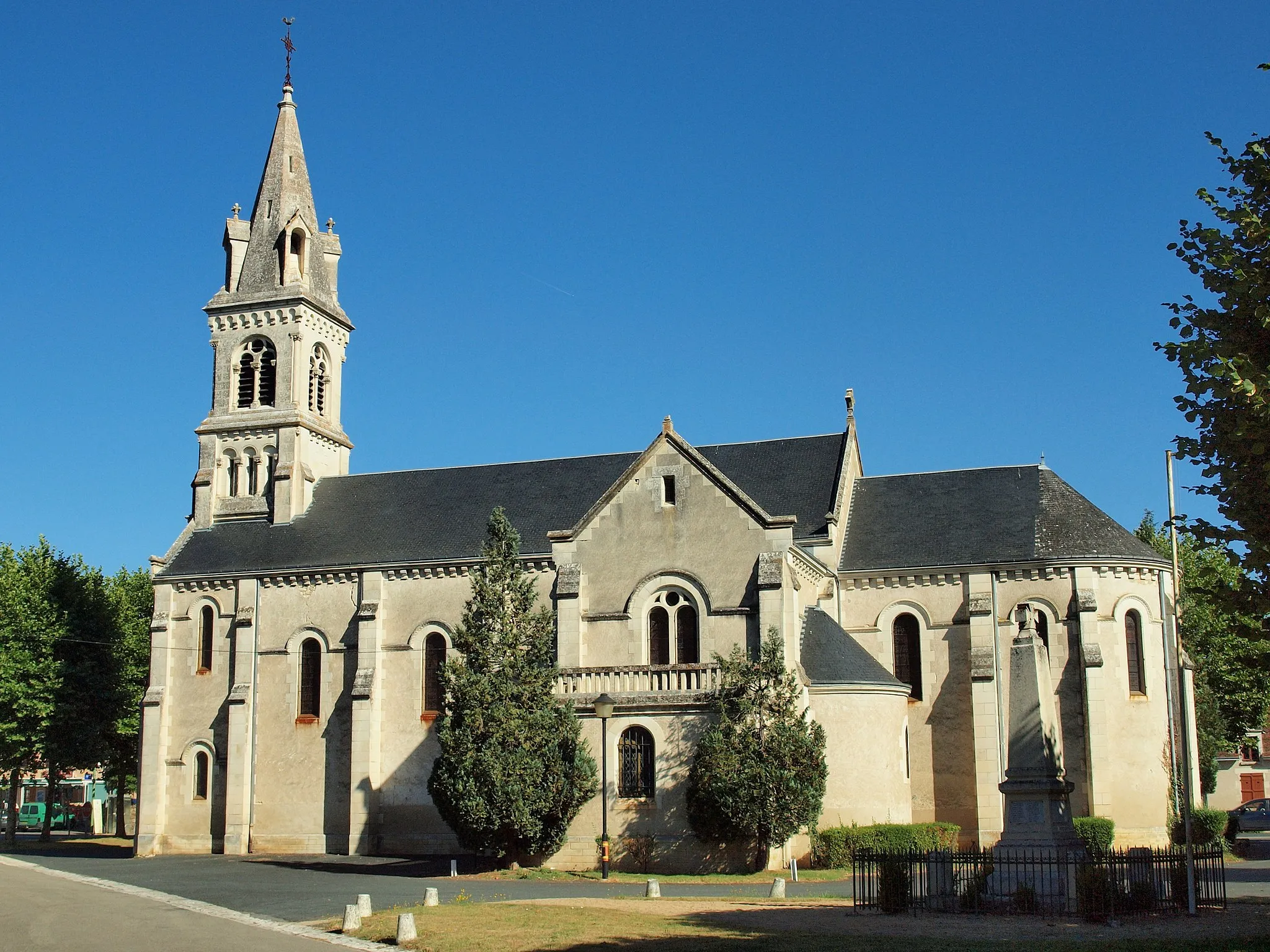 Photo showing: église paroissiale Saint-Alpinien de Ruffec (Indre, France)