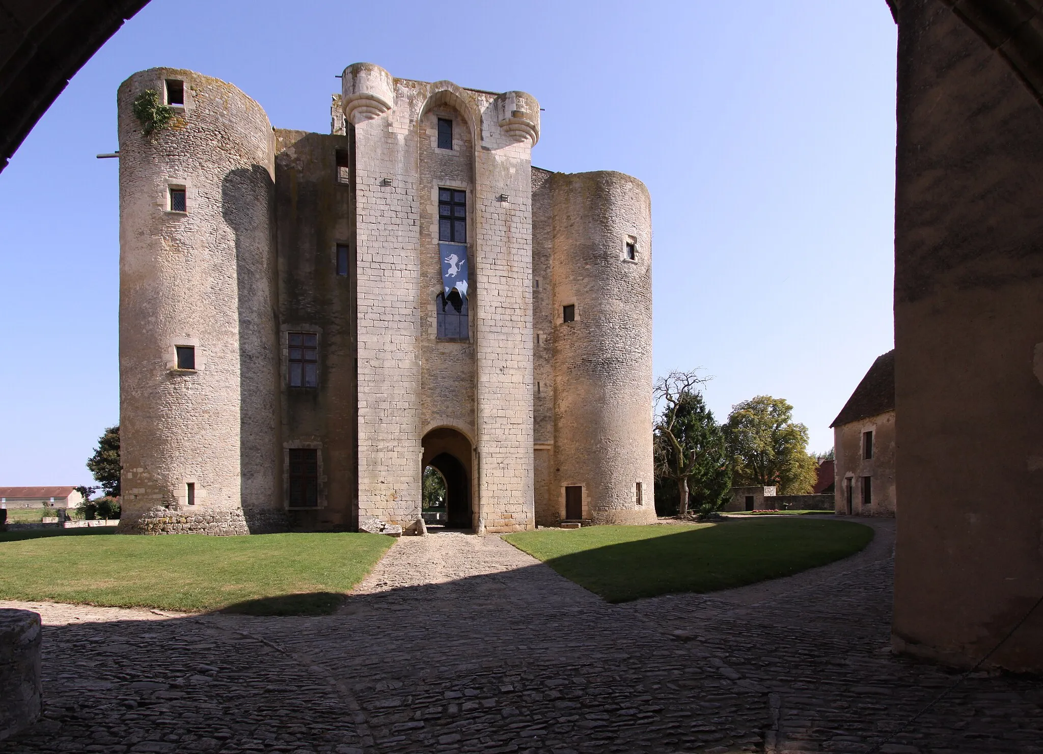 Photo showing: Burg Sagonne im französischen Département Cher - Donjon