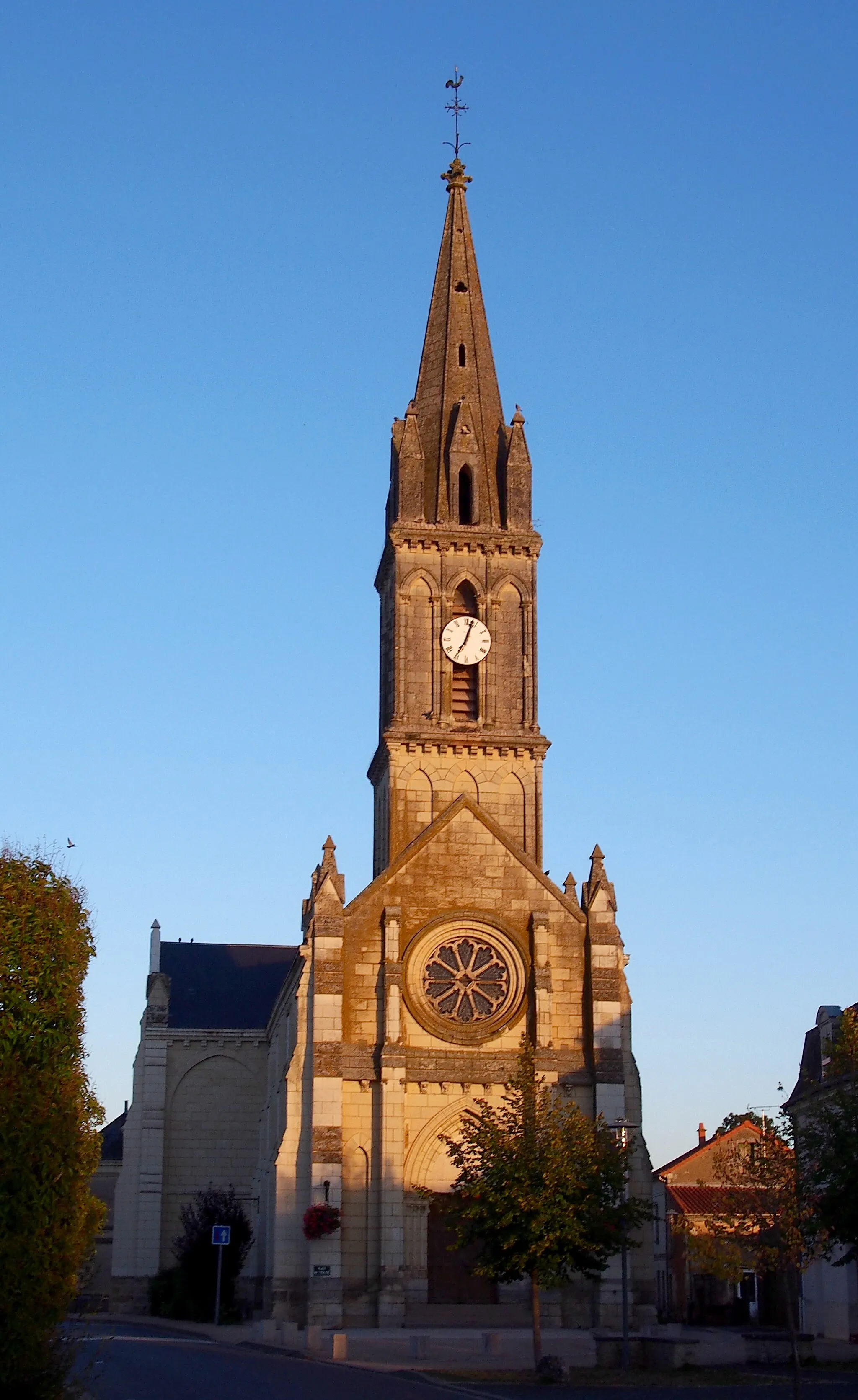 Photo showing: Pas-de-Jeu (Nouvelle-Aquitaine, France). L'église Saint-Hilaire.