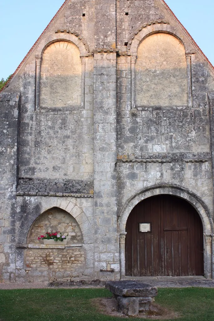Photo showing: Vouillon - Eglise Saint-Saturnin
Façade Ouest