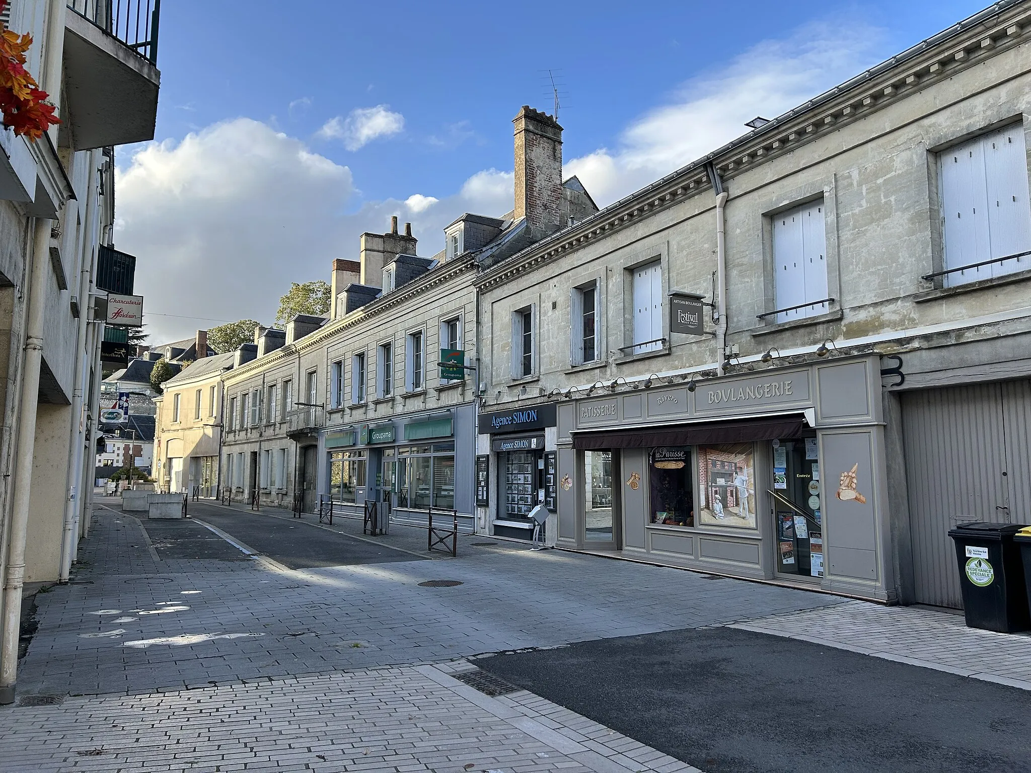 Photo showing: Vouvray - rue de la République