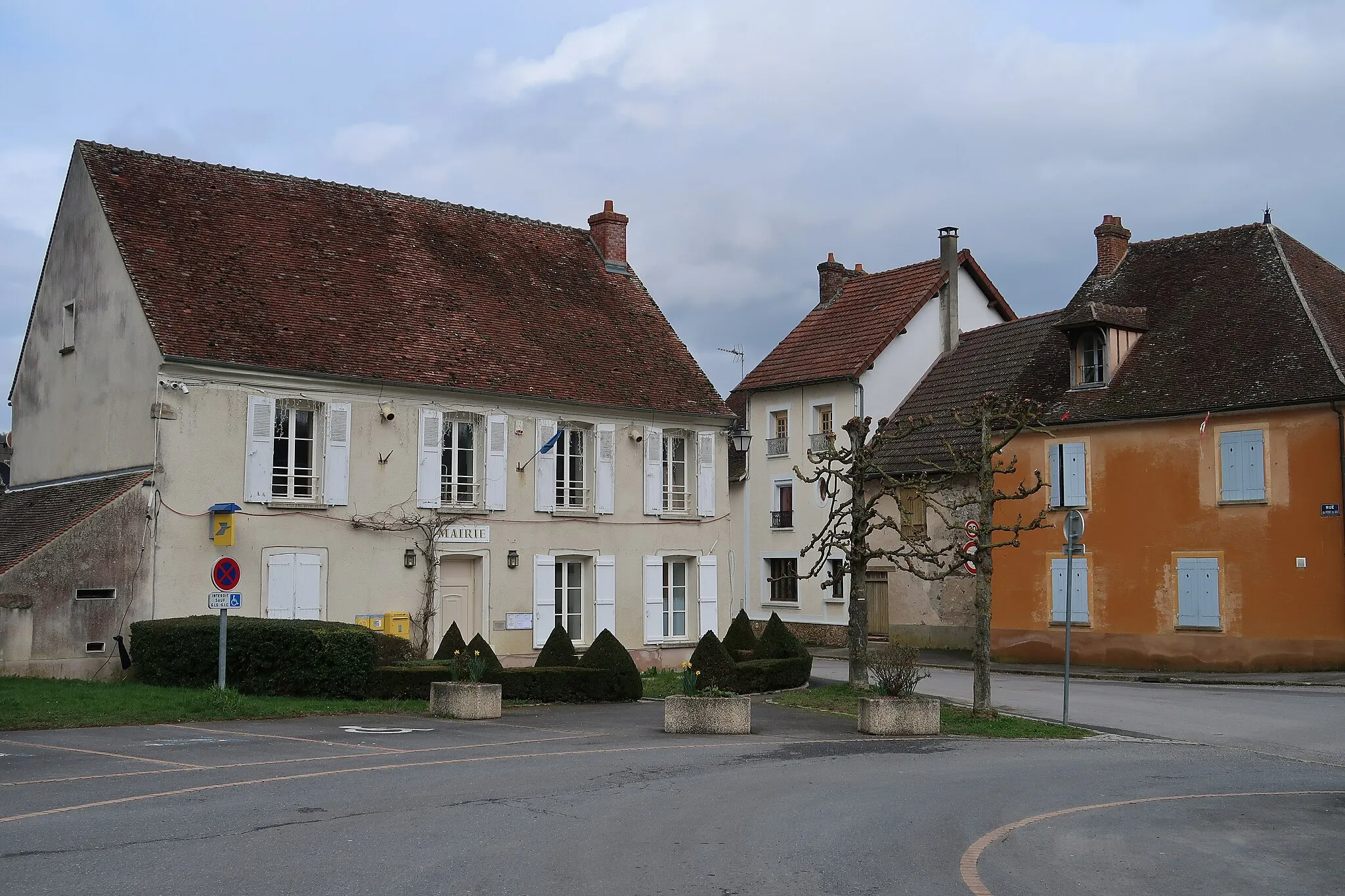 Photo showing: Bellot, mairie