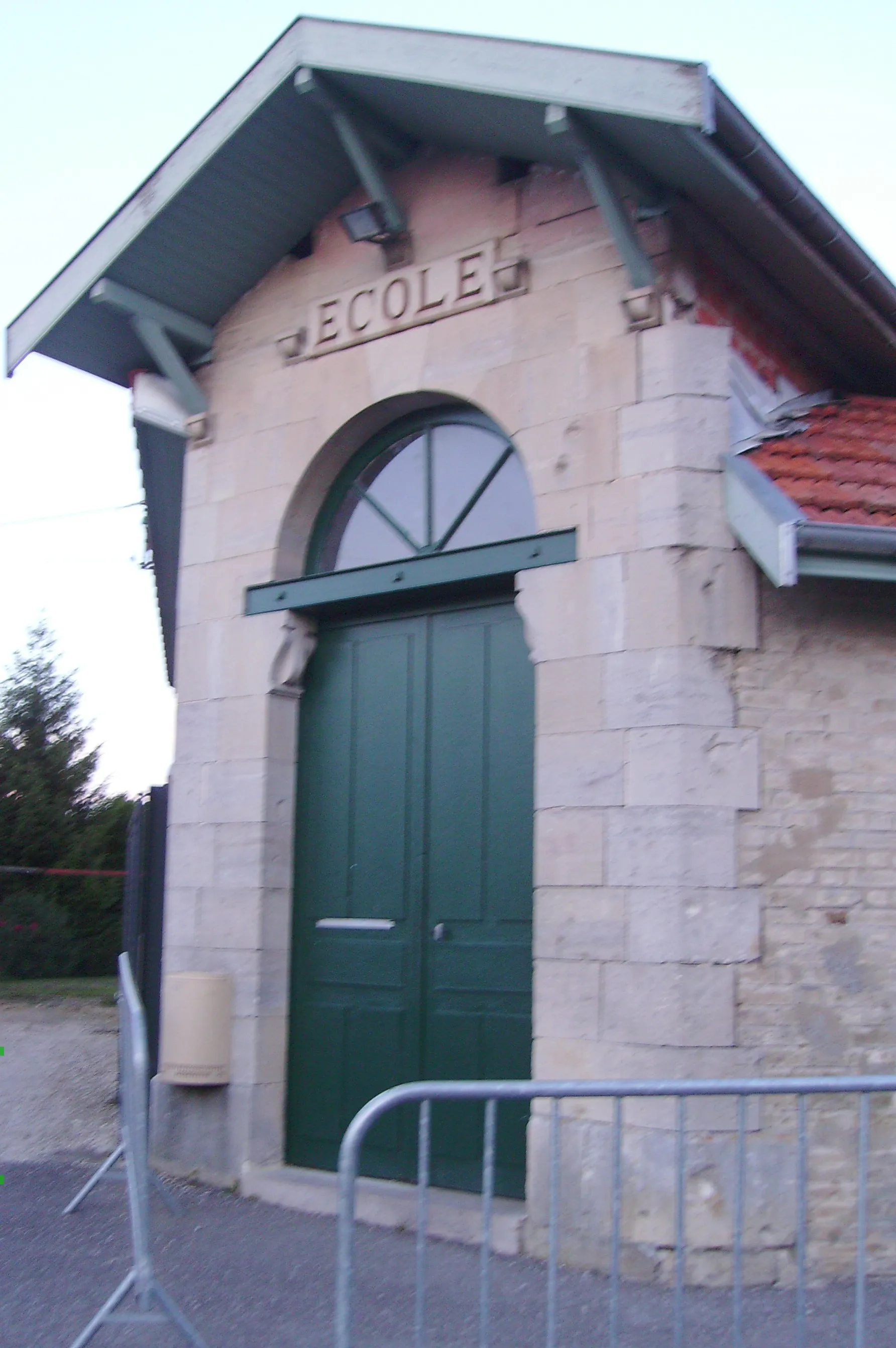 Photo showing: Ecole de Courdemanges