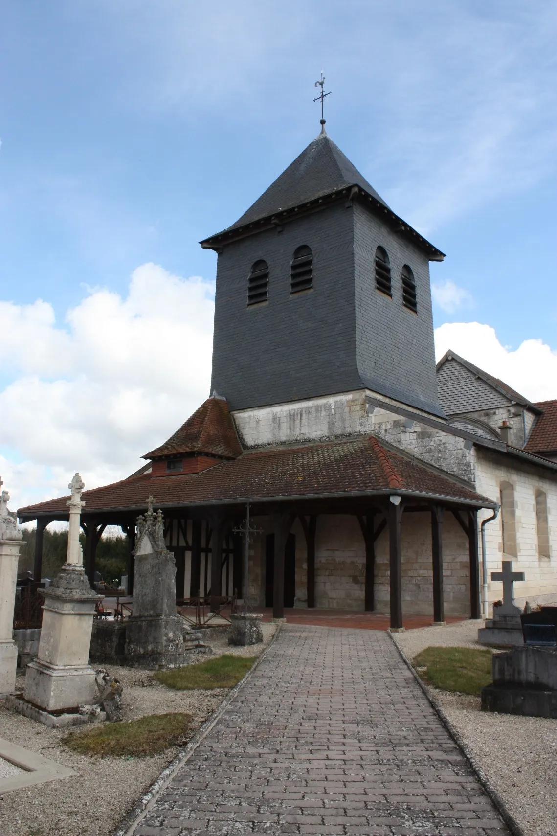 Photo showing: This building is indexed in the base Mérimée, a database of architectural heritage maintained by the French Ministry of Culture, under the reference PA00078679 .