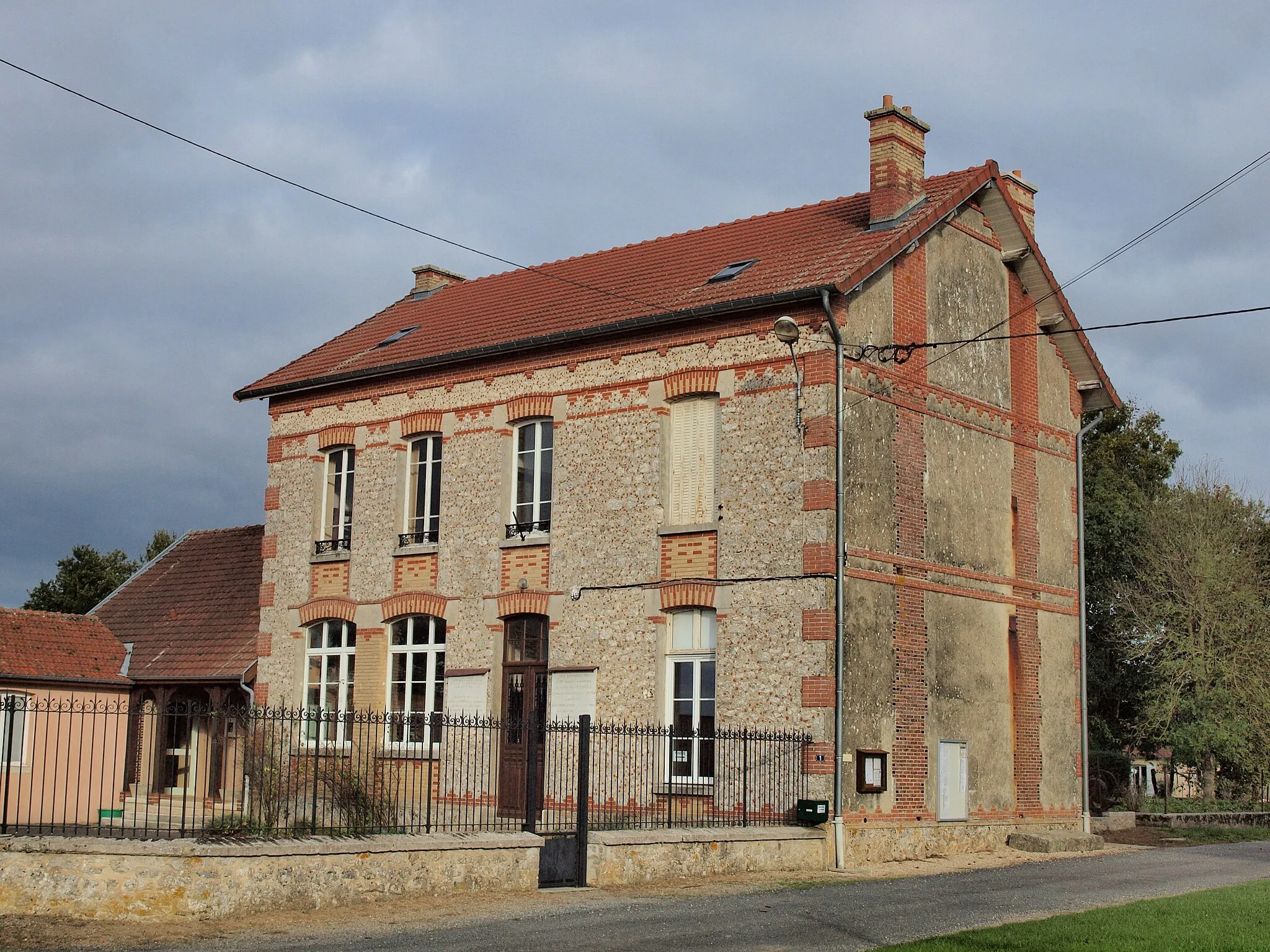 Photo showing: Mairie d'Escardes (Marne, France)