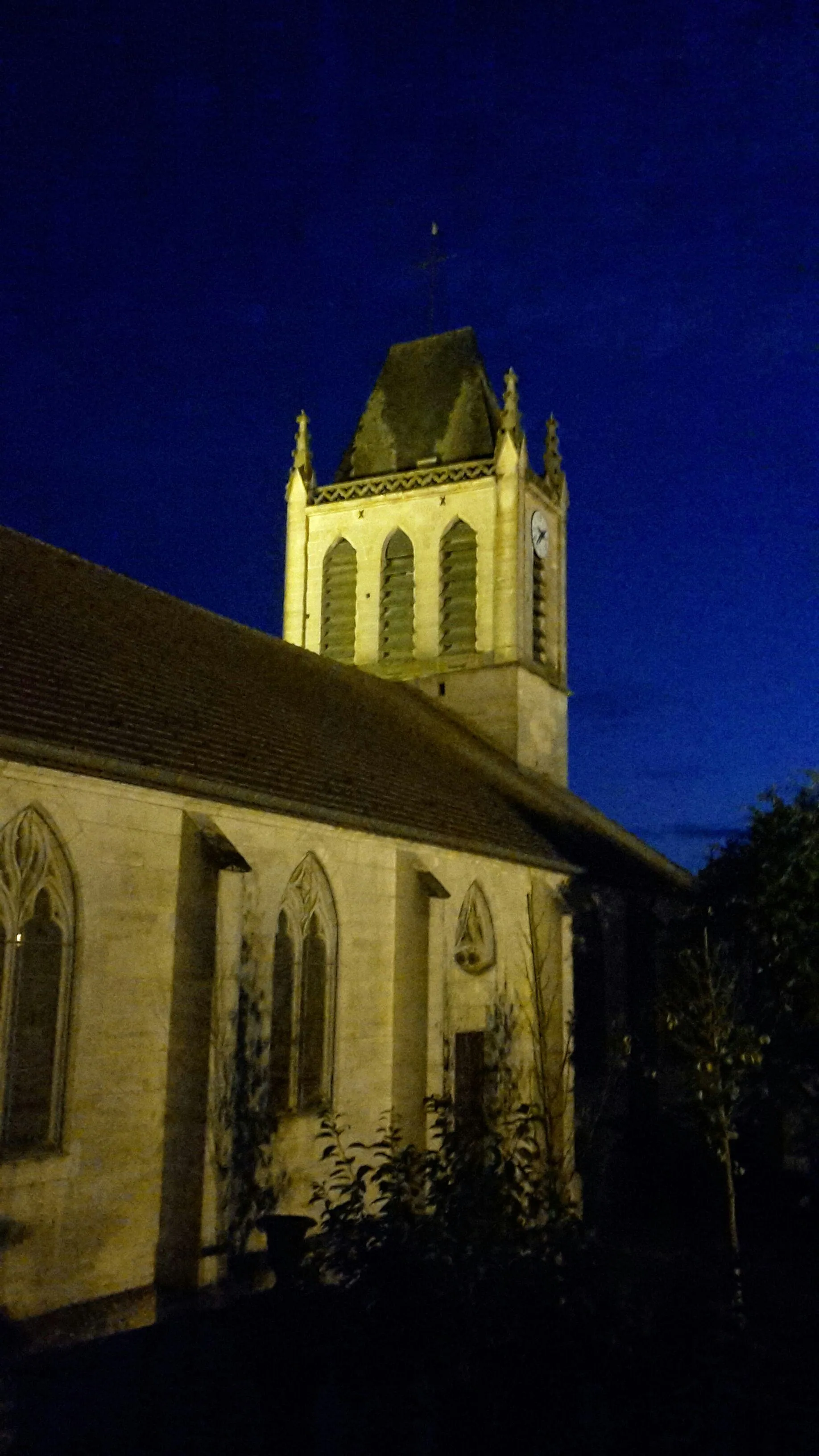 Photo showing: Très belle église du 18eme. Vue de nuit.