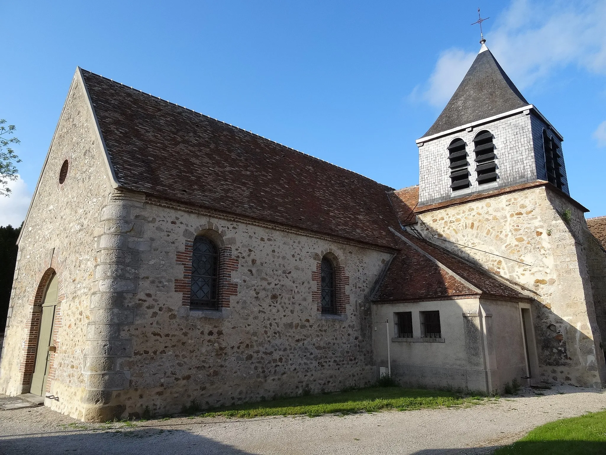 Photo showing: Église Notre-Dame de Noyen-sur-Seine. (Seine-et-Marne, région Île-de-France).
