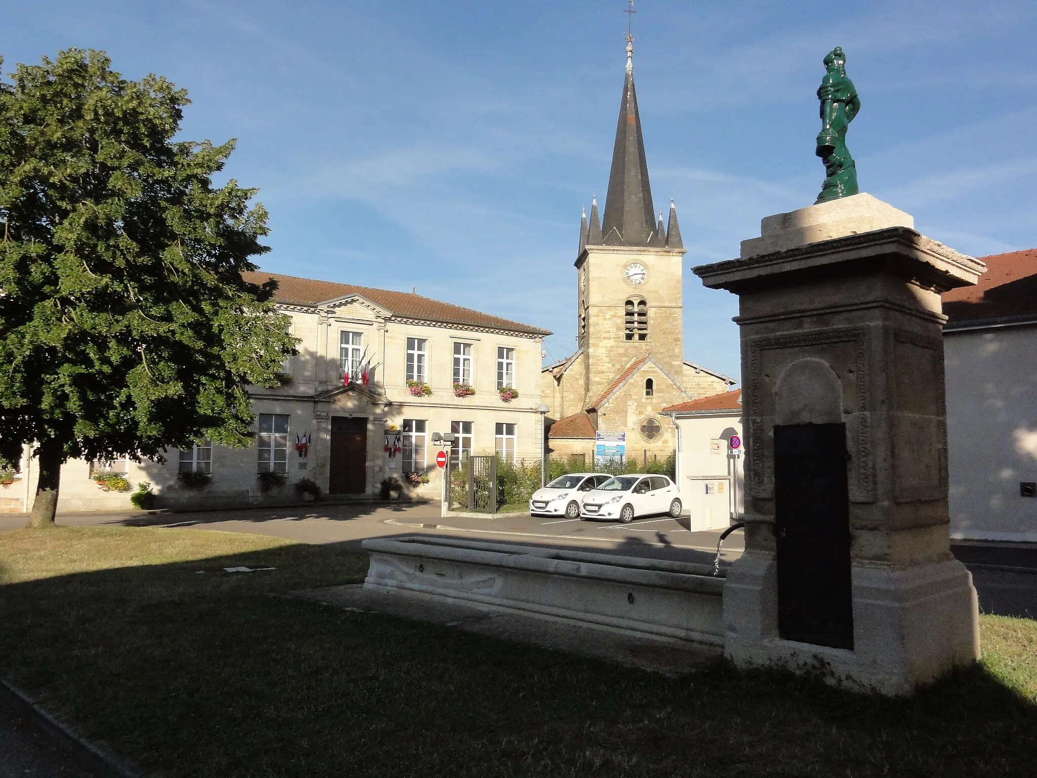 Photo showing: Brillon-en-Barrois (Meuse) pompe-fontaine
