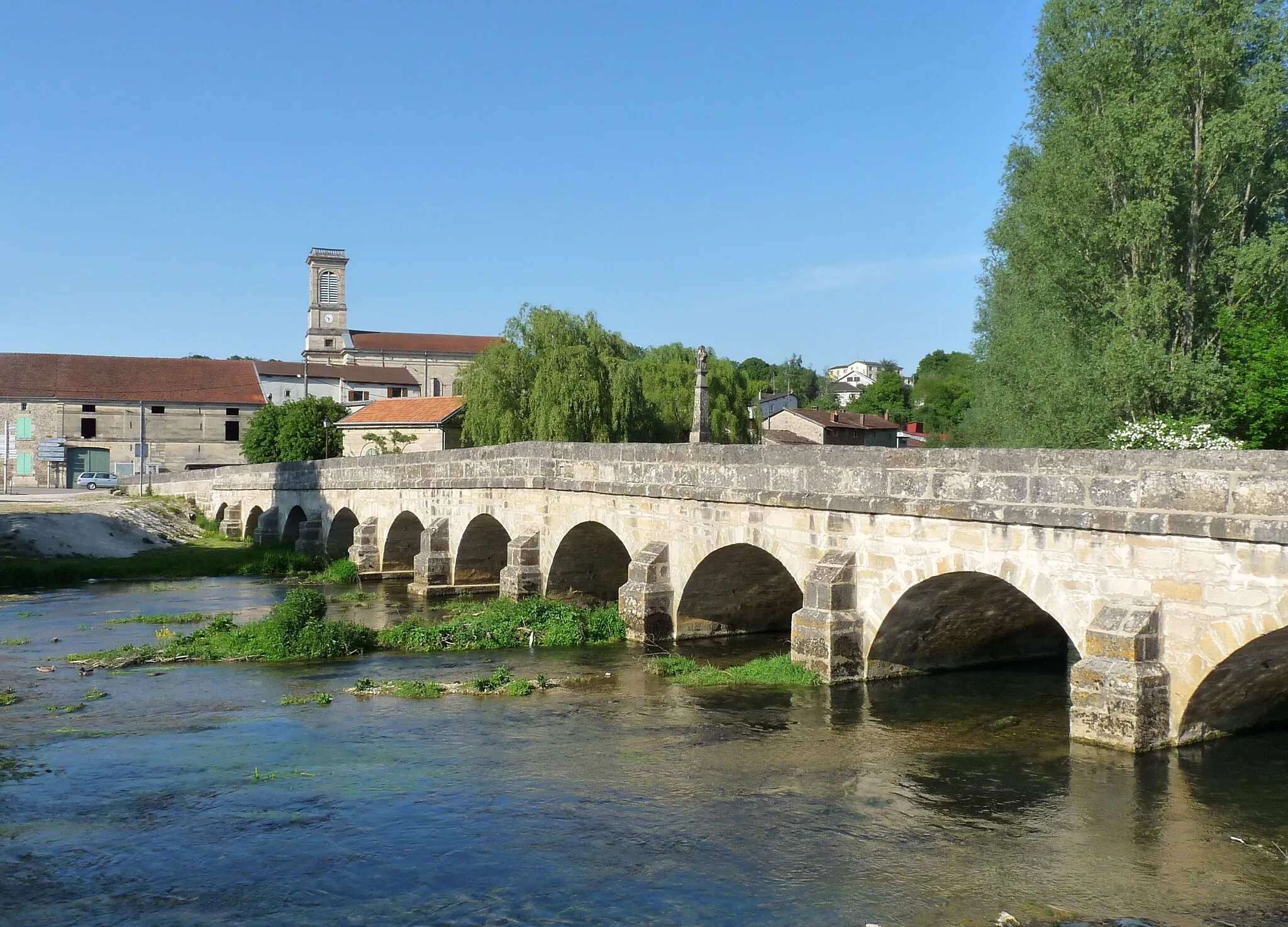 Photo showing: Pont sur la Saulx à Haironville (Meuse). Inscrit aux Monuments historiques en 1950.