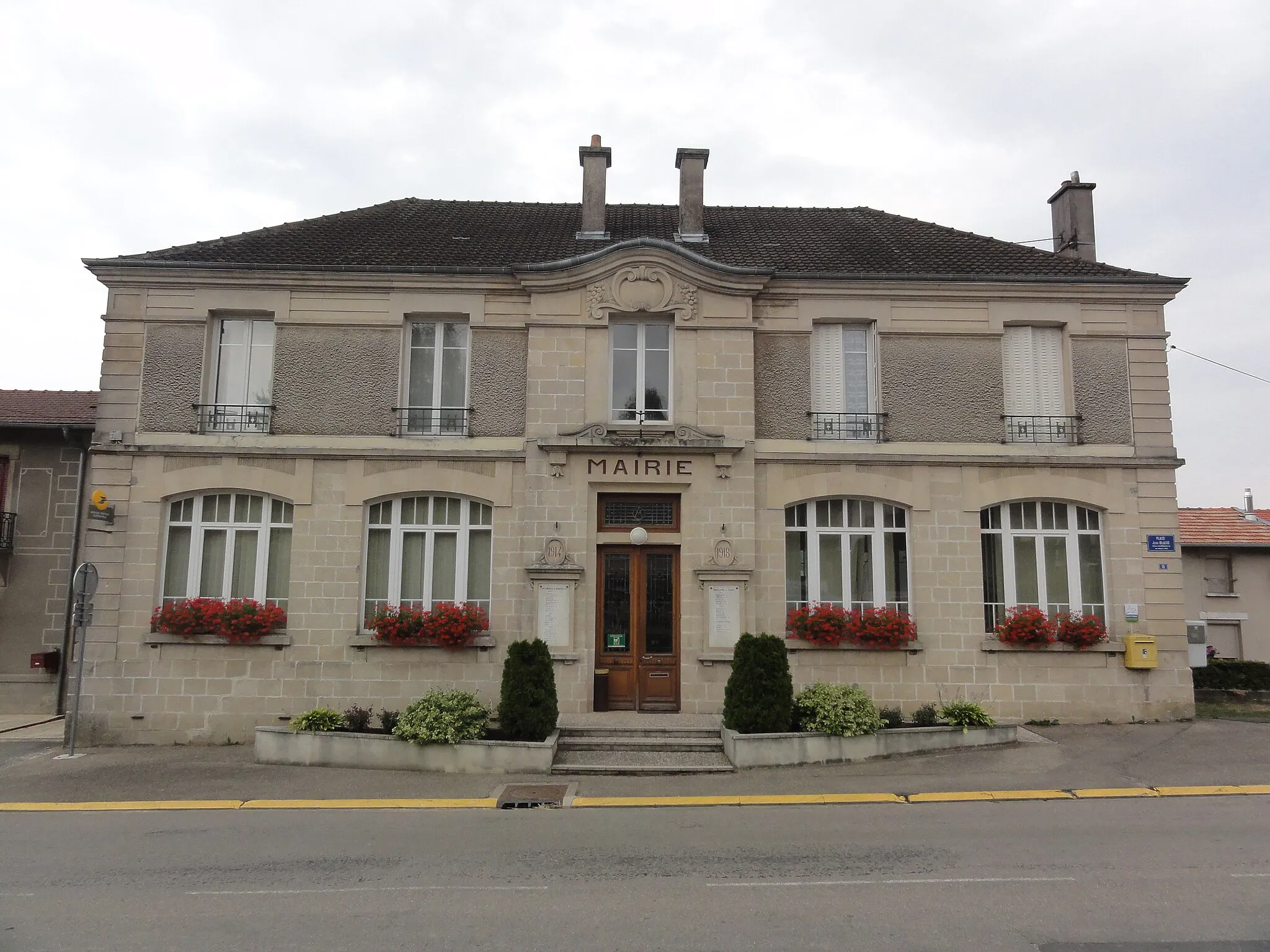 Photo showing: Aubréville (Meuse) mairie