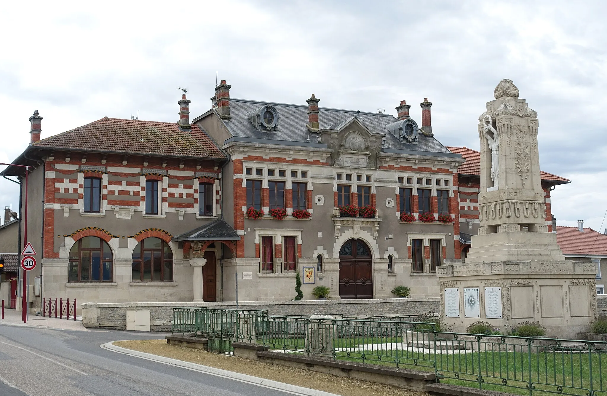 Photo showing: Gemeentehuis van Neuvilly-en-Argonne (Fr)