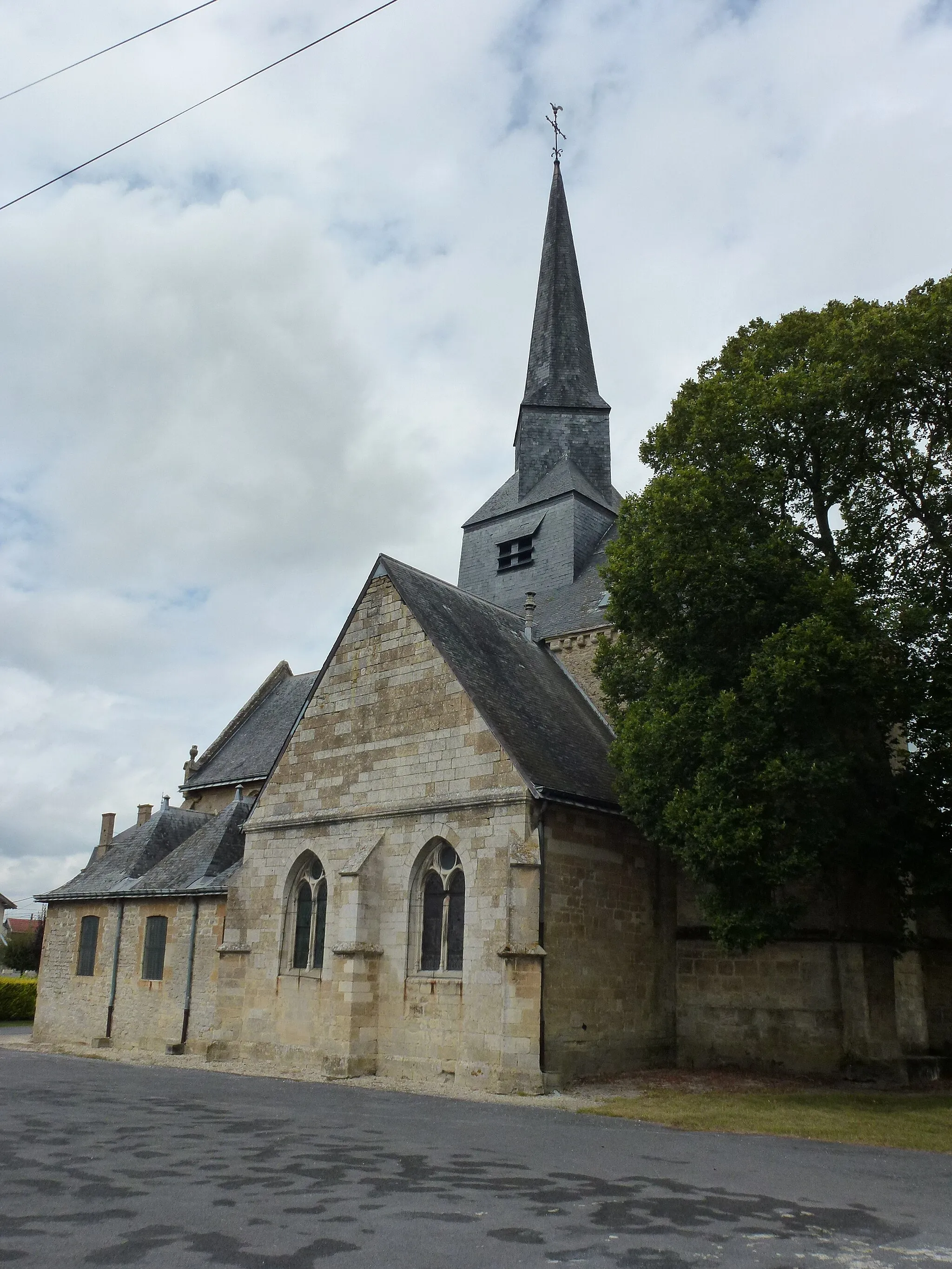 Photo showing: Amagne (Ardennes) église Saint-Martin, vue angulaire
