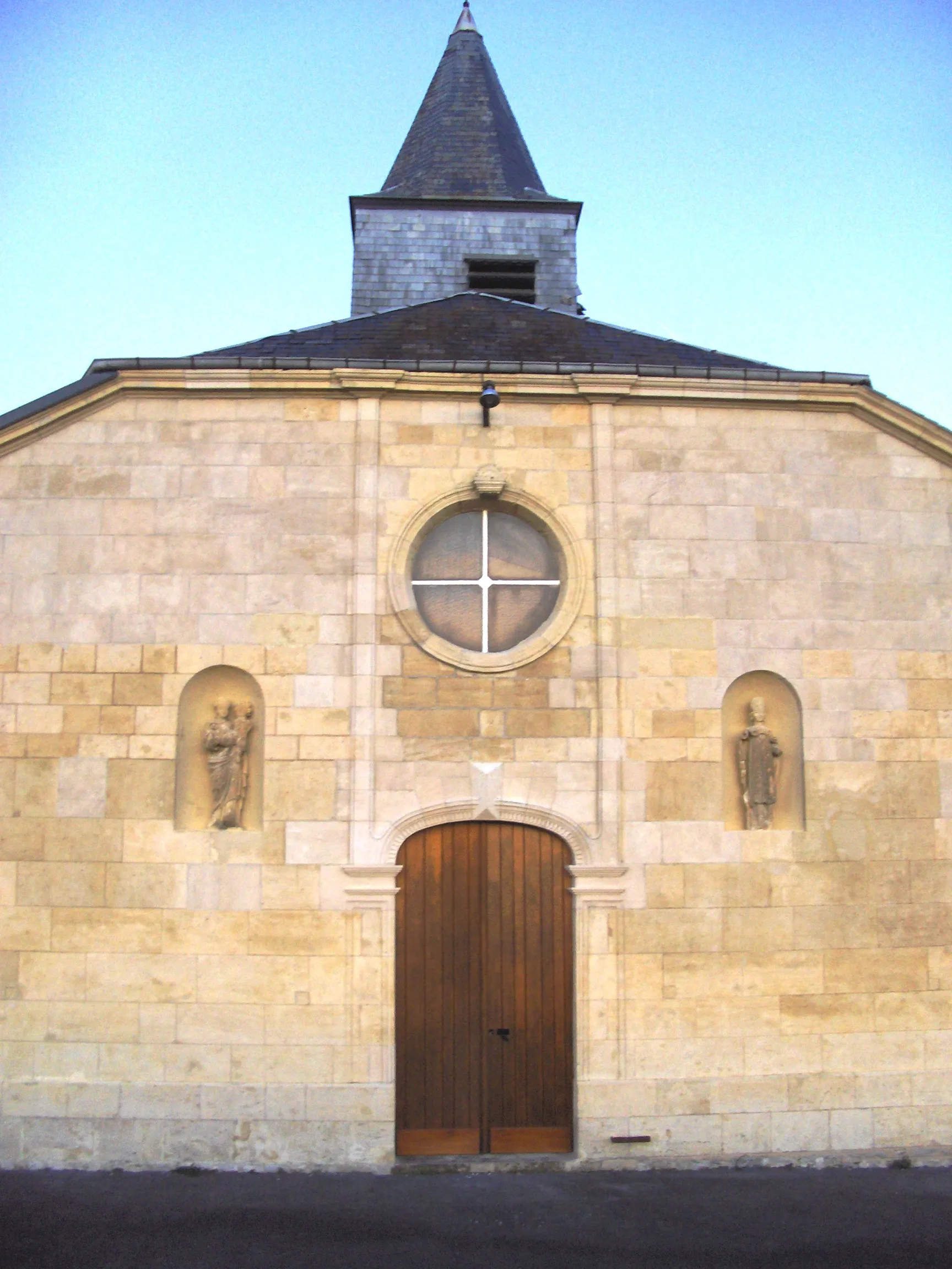 Photo showing: facade de l'église de Lametz