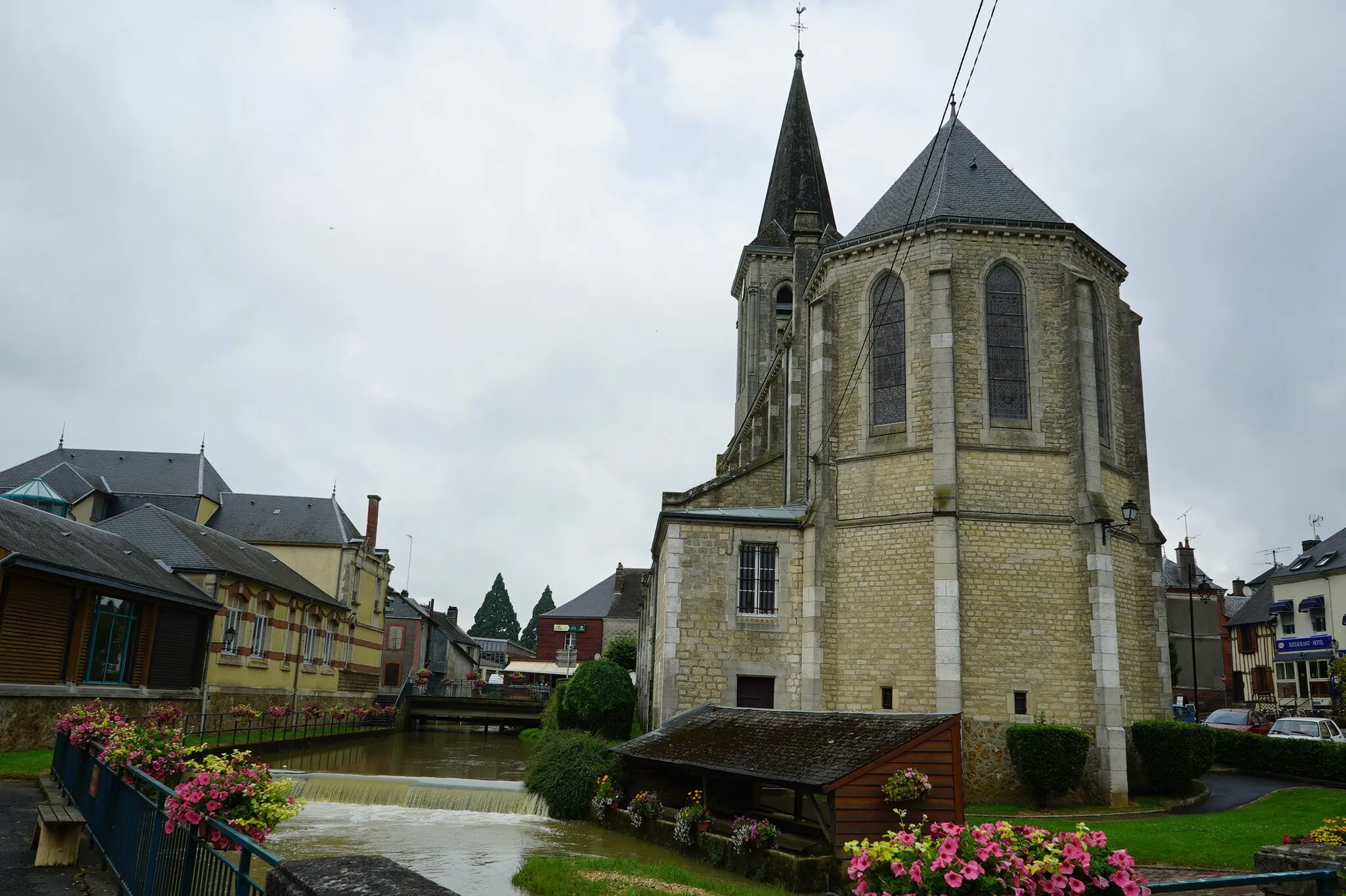 Photo showing: vue en juillet 2016 du lavoir sur la Vaux.