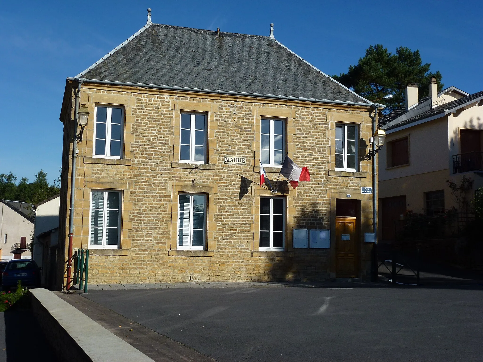 Photo showing: Lonny (Ardennes) mairie