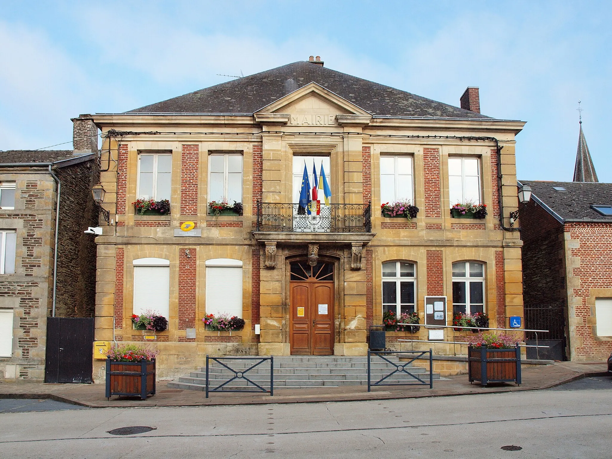 Photo showing: Mairie des Mazures (Ardennes, France)