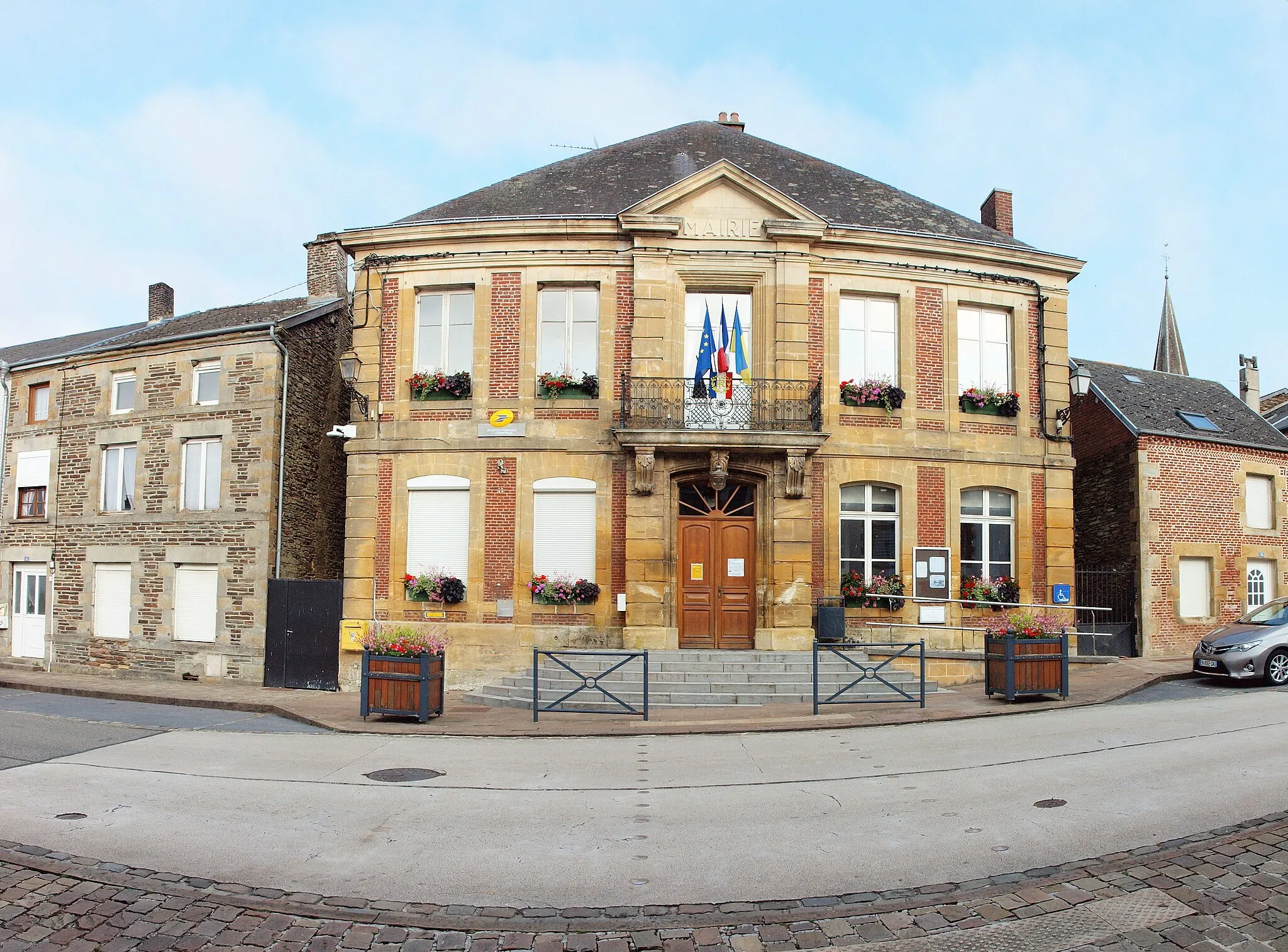 Photo showing: Mairie des Mazures (Ardennes, France)