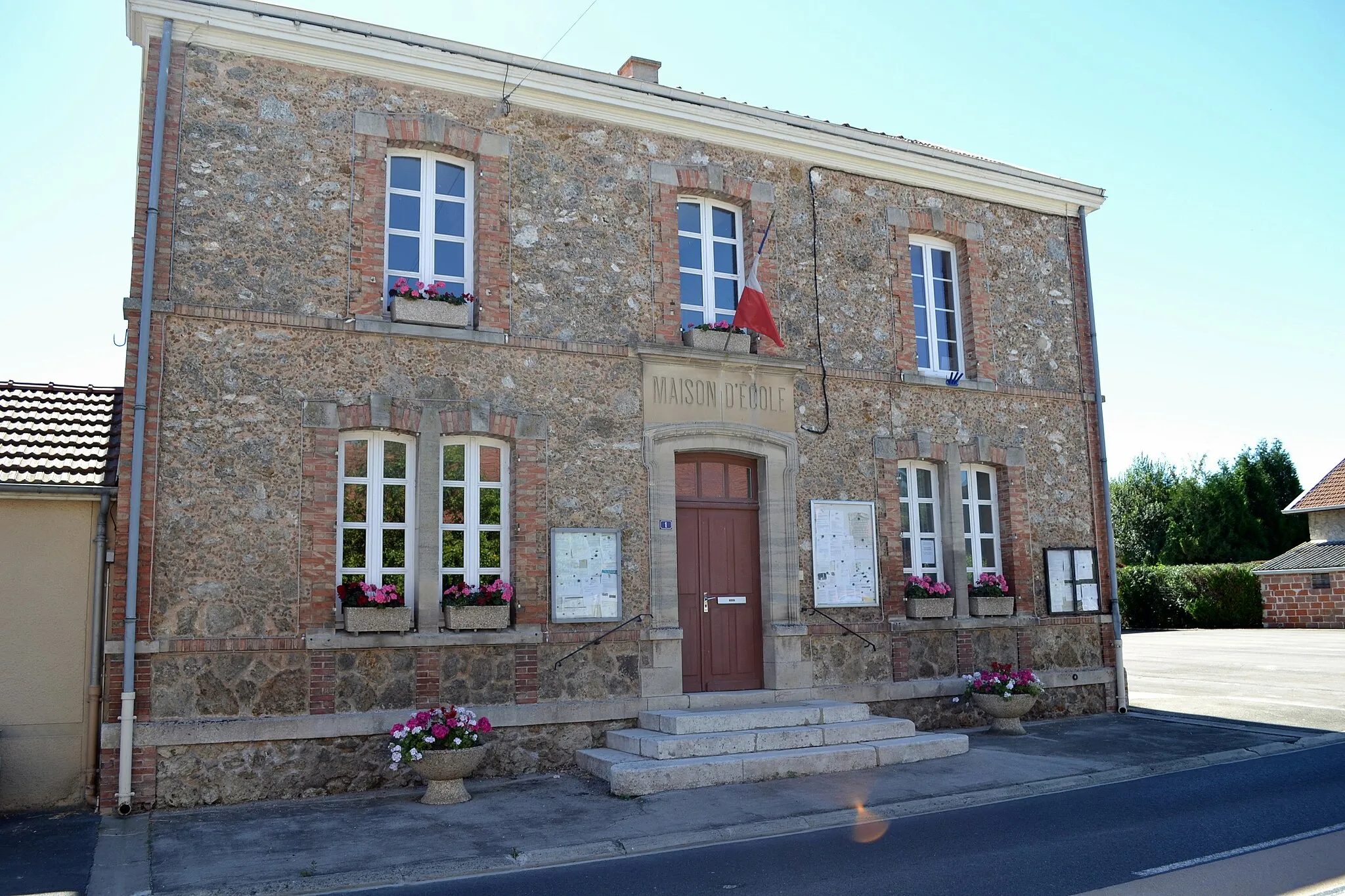 Photo showing: Mairie de Saint-Jean-sur-Moivre (51).