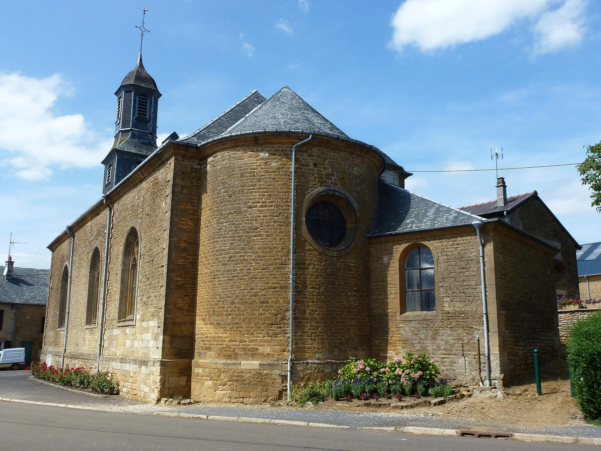 Photo showing: Singly (Ardennes) église, chevet